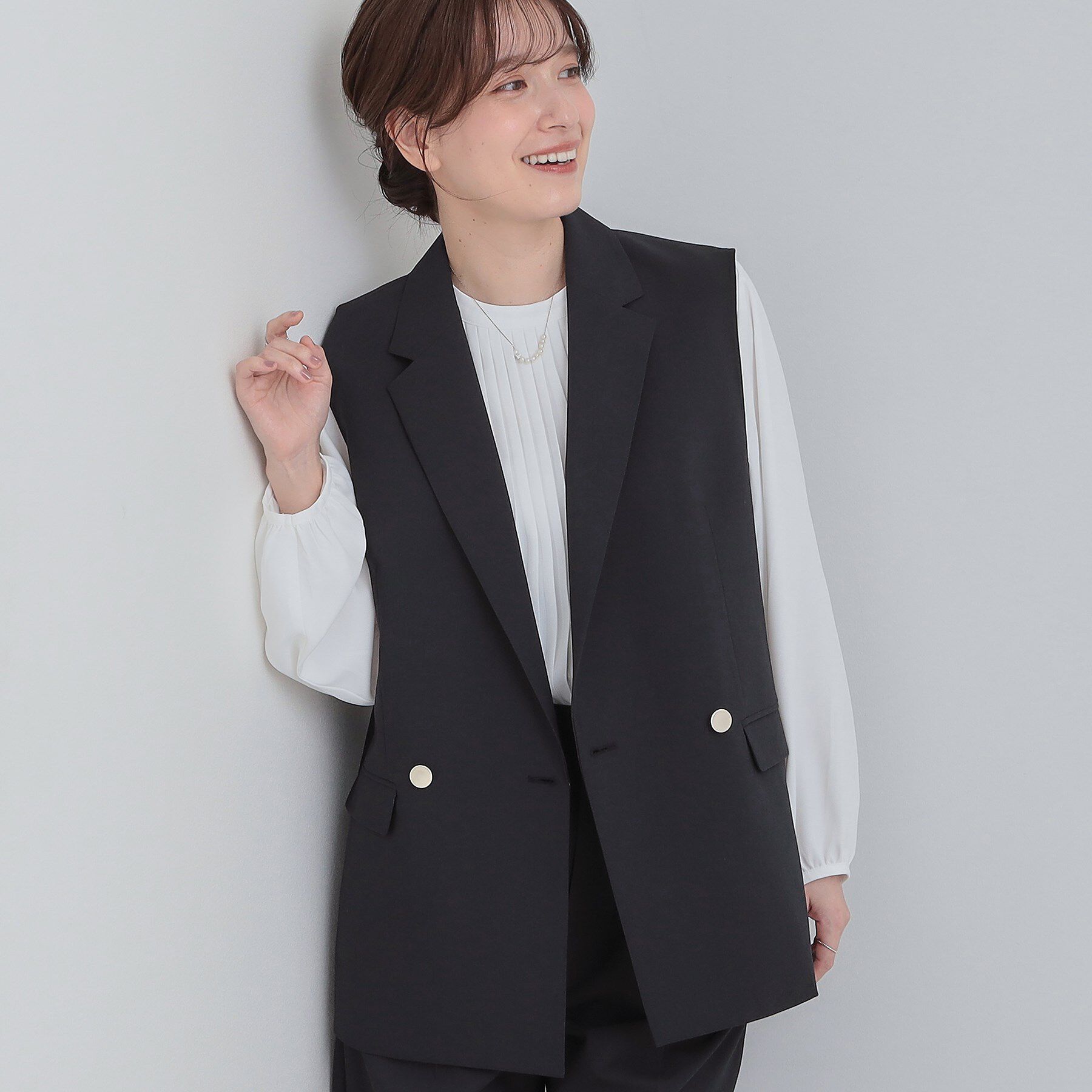 SHOO･LA･RUE「【セットアップ可/S-LL/洗濯機可】サッと軽やかに羽織りやすいWブレストジレ」|ベスト・ジレ|ネイビー(094)