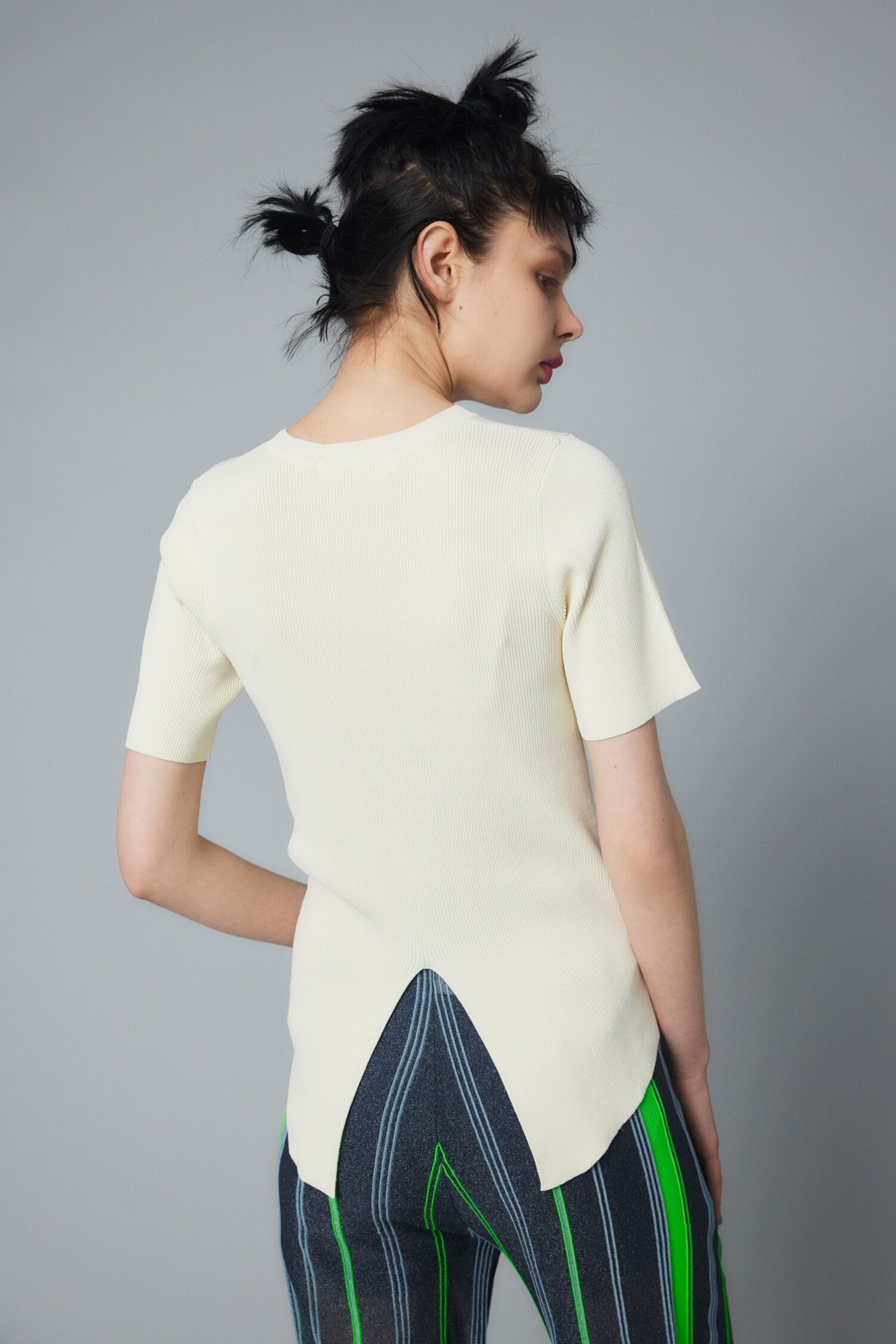 HeRIN.CYE「Back slit knit tops」|Tシャツ・カットソー|