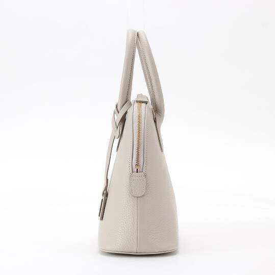 銀座かねまつ「AS24529PS1 　【本革・はっ水】ブガッティショルダーハンドバッグ」|ショルダー・メッセンジャー|