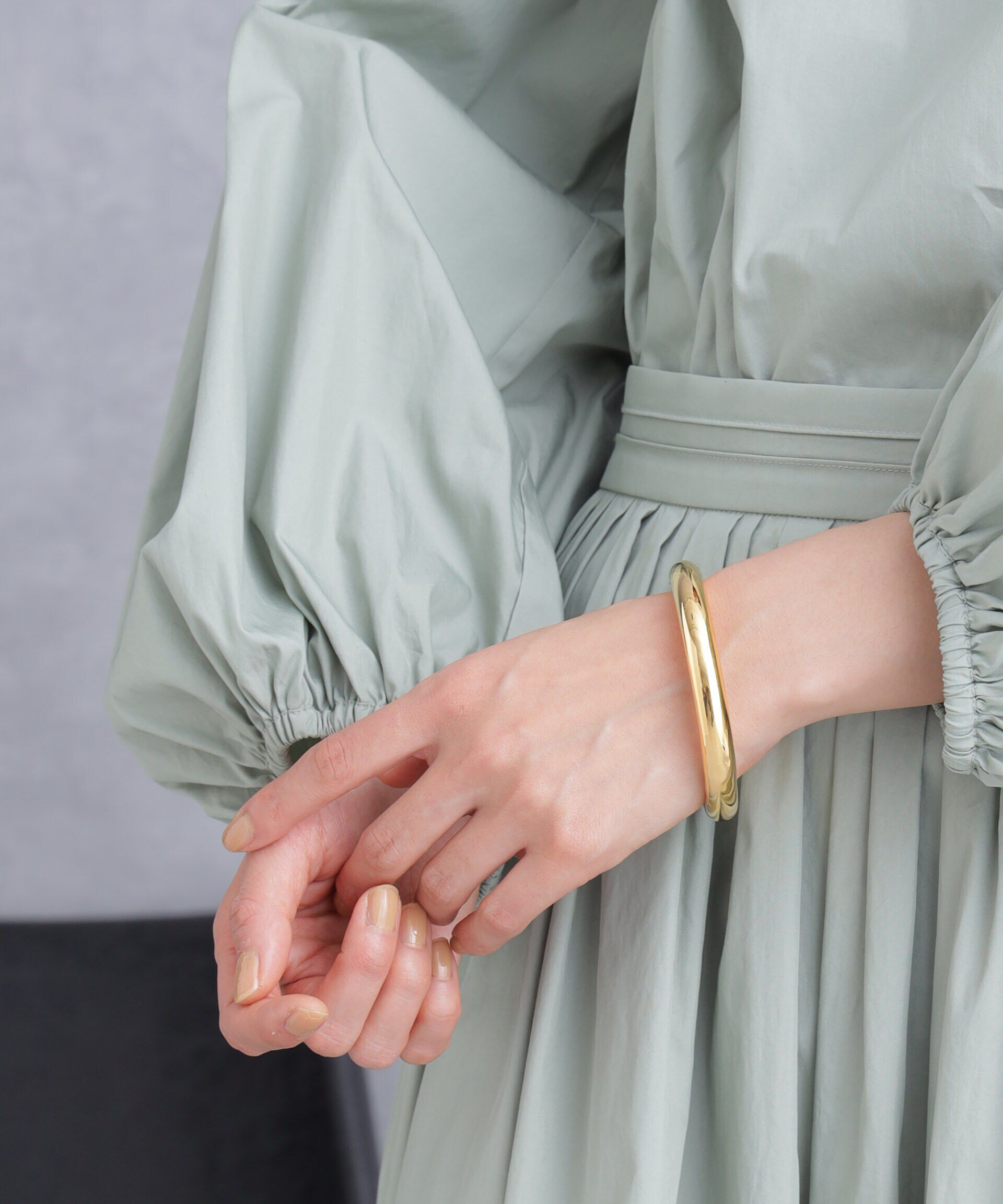 NANO universe「ラウンドバングル」|ブレスレット・バングル|ゴールド