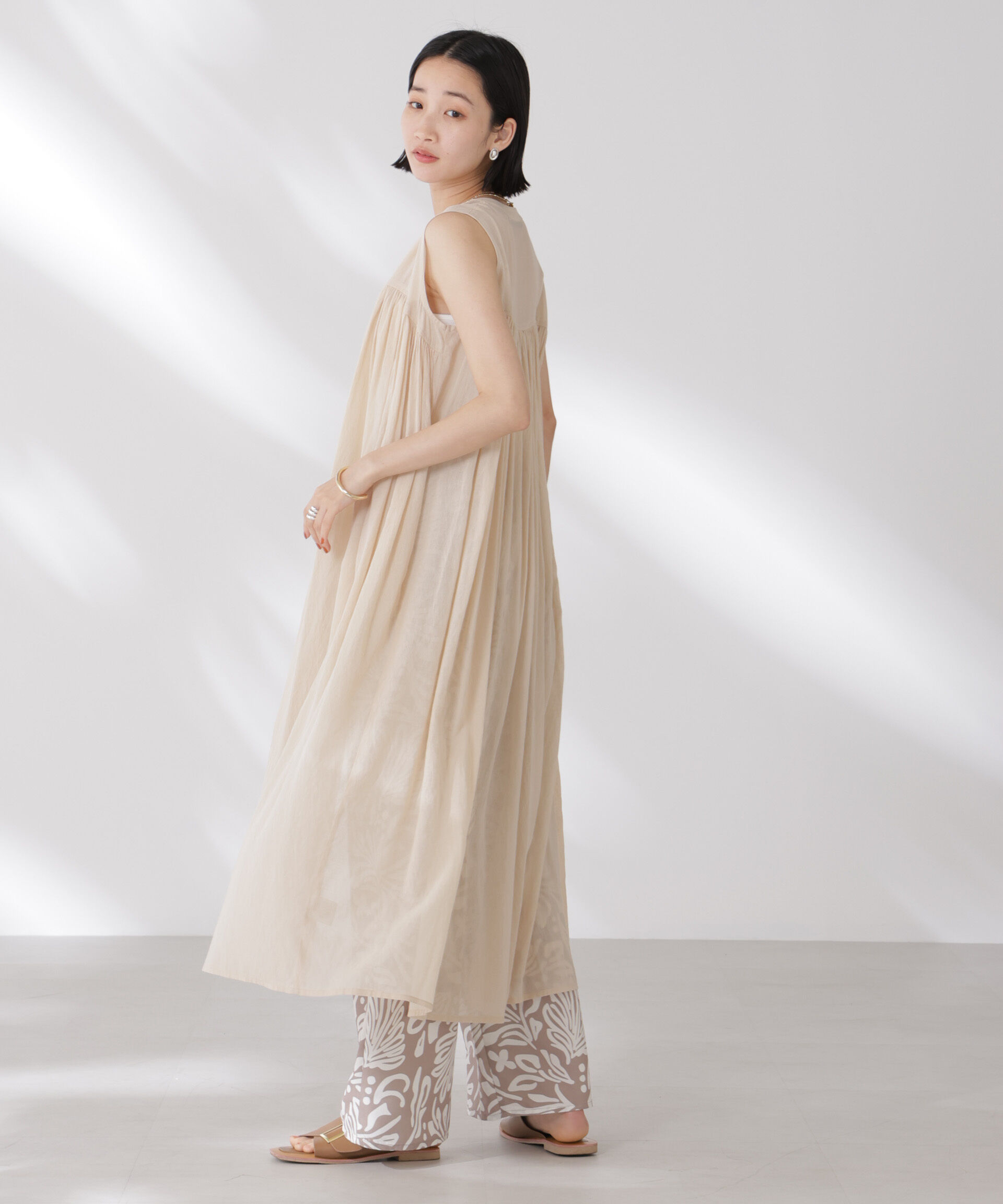 nano･universe「ギャザー切り替えノースリーブシアーワンピース」|ワンピース|