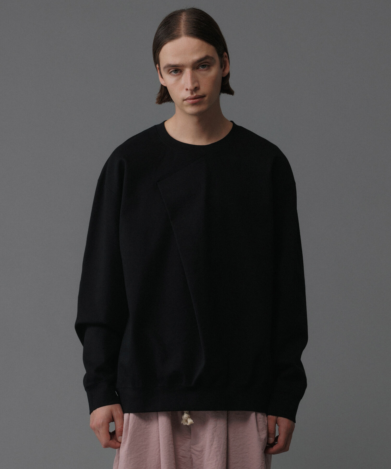 ADAM ET ROPE'「フロントタック ロングスリーブ Tシャツ / ルーズシルエット / UNISEX」|Tシャツ・カットソー|ブラック(01)