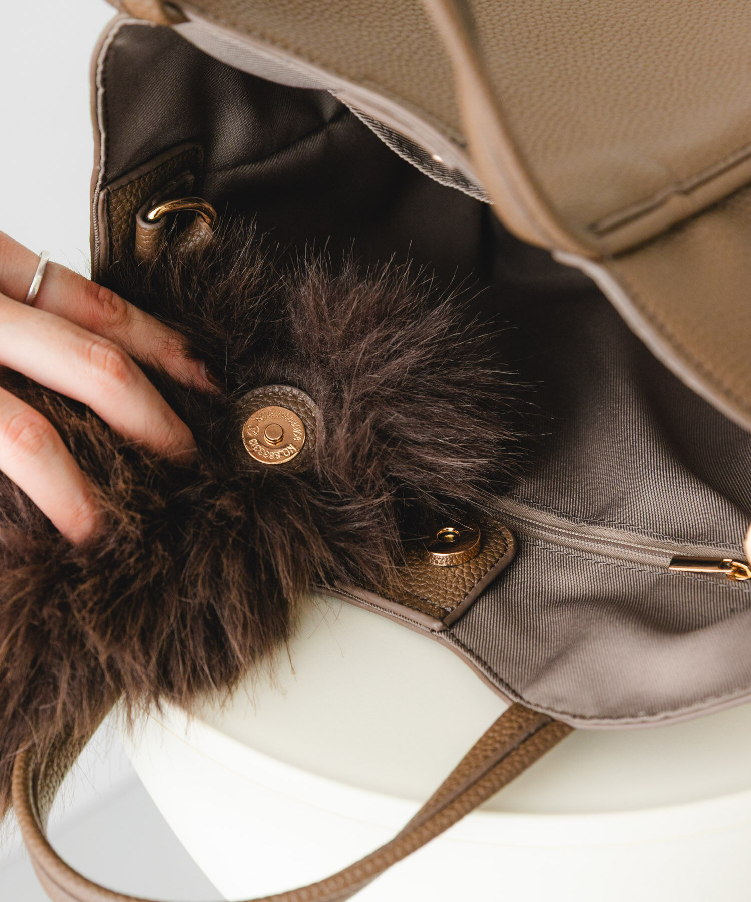 RODE SKO「フラッフィーフラップハンドバッグ」|ハンドバッグ|