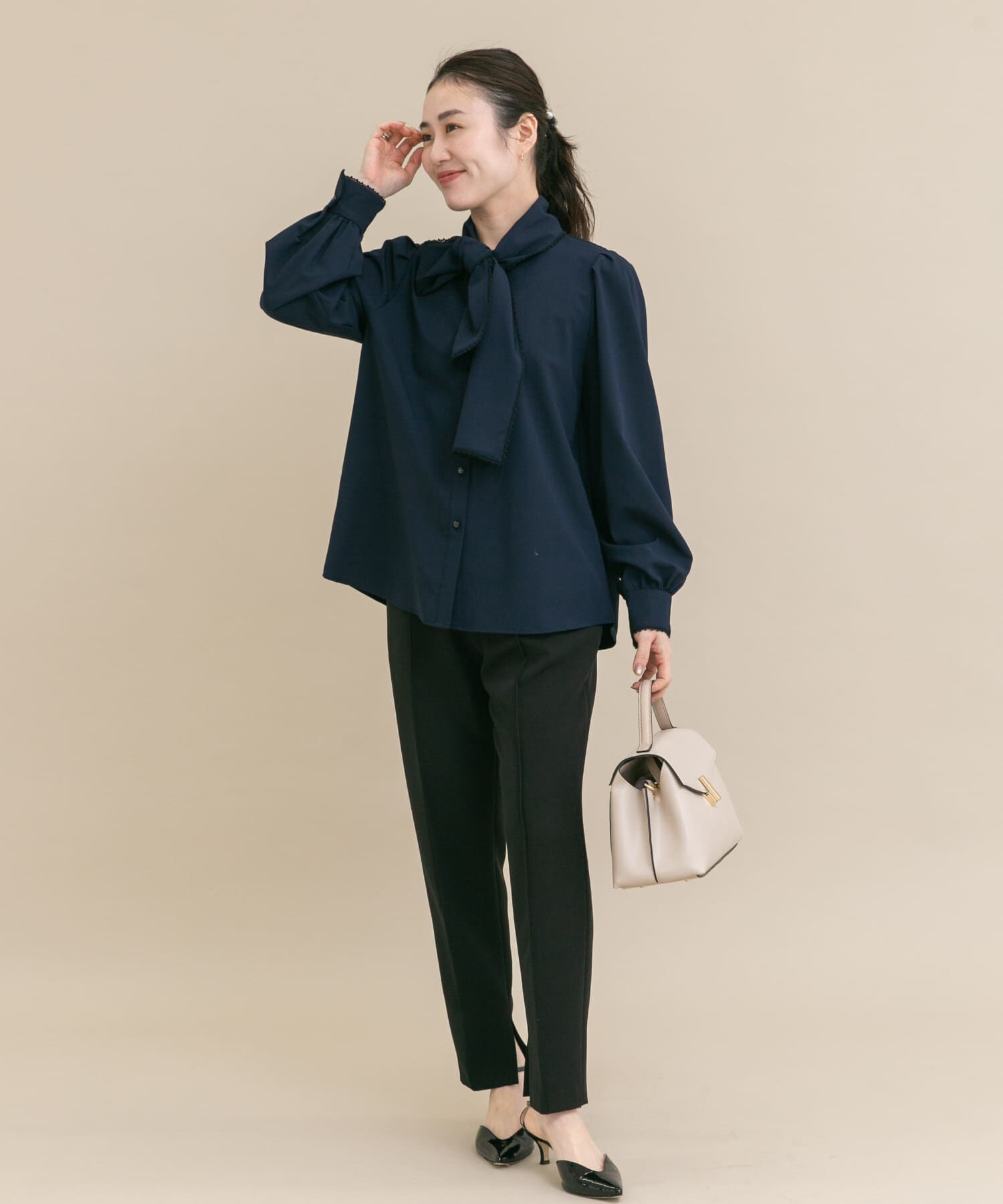 URBAN RESEARCH ROSSO「『WEB/一部店舗限定』トリミングボウタイブラウス」|シャツ・ブラウス|