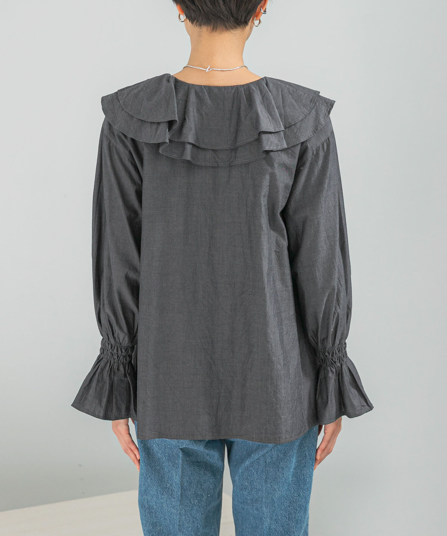 URBAN RESEARCH ROSSO「Vネックラッフルシアーデニムブラウス」|シャツ・ブラウス|