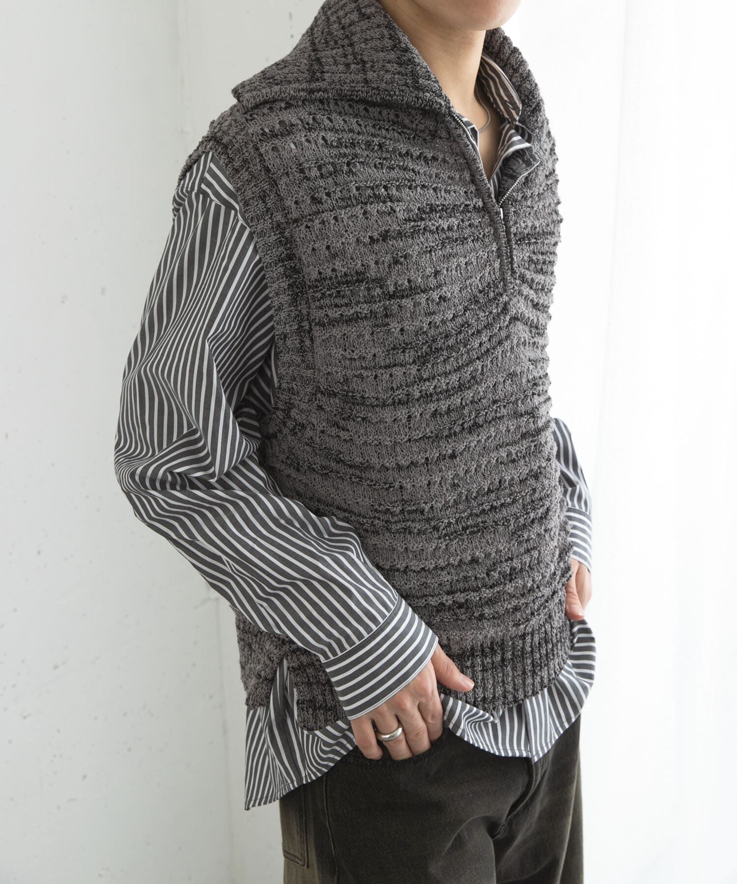 SENSE OF PLACE by URBAN RESEARCH「ミックスメランジハーフジップニットベスト」|ベスト・ジレ|チャコールグレー