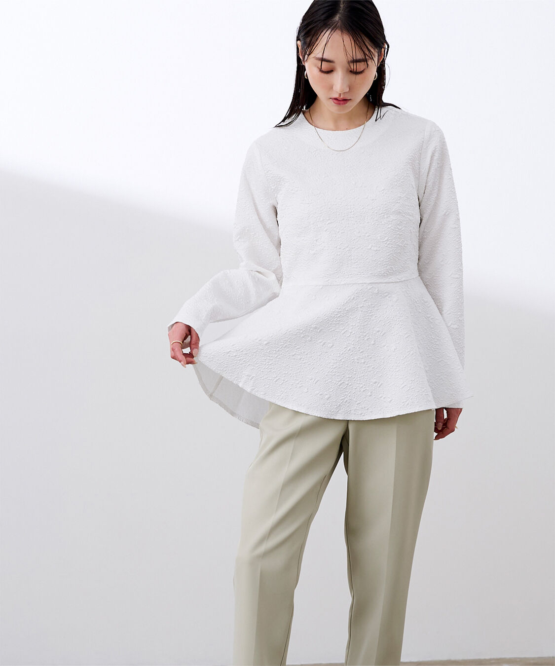 ur's「ふくれジャガードクルーネックペプラムプルオーバー」|プルオーバー|