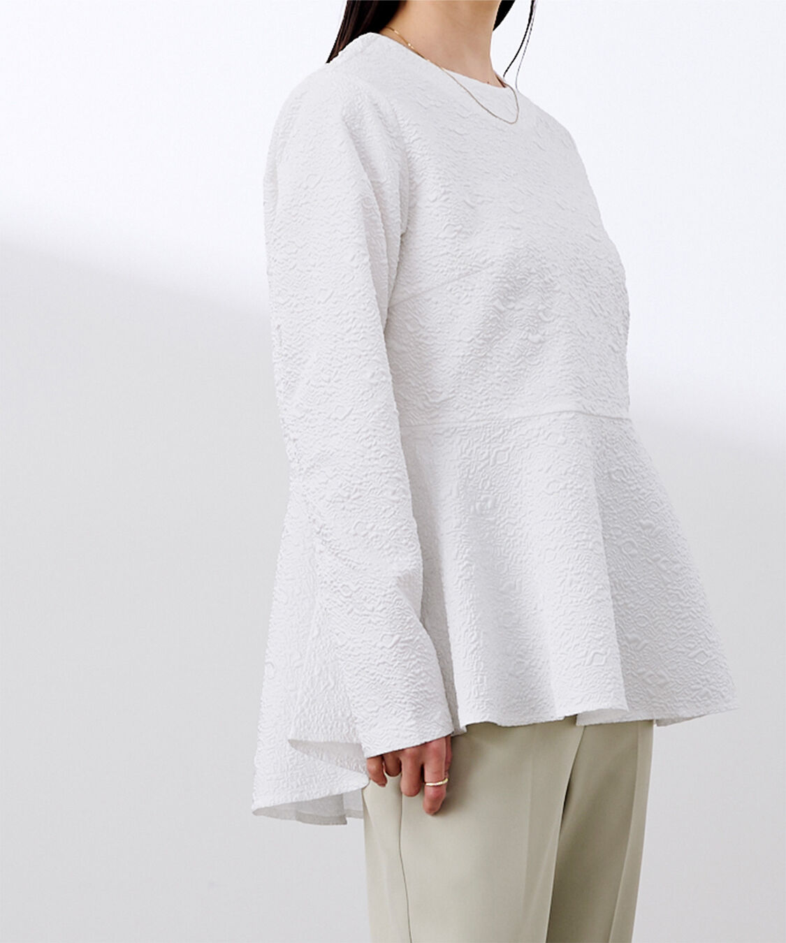 ur's「ふくれジャガードクルーネックペプラムプルオーバー」|プルオーバー|