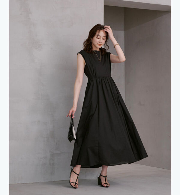 ur's「フレンチスリーブギャザーフレアワンピース」|ワンピース|ブラック