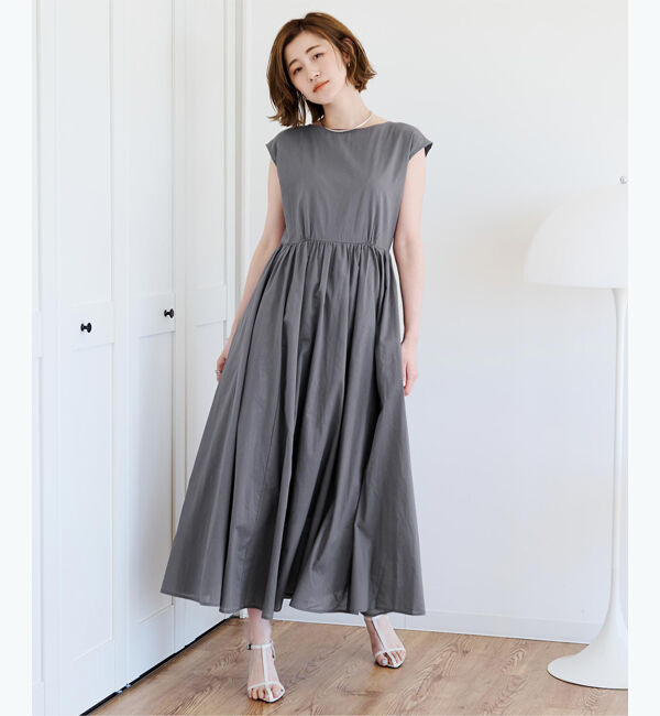 ur's「フレンチスリーブギャザーフレアワンピース」|ワンピース|チャコール