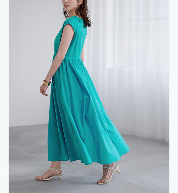 ur's「フレンチスリーブギャザーフレアワンピース」|ワンピース|