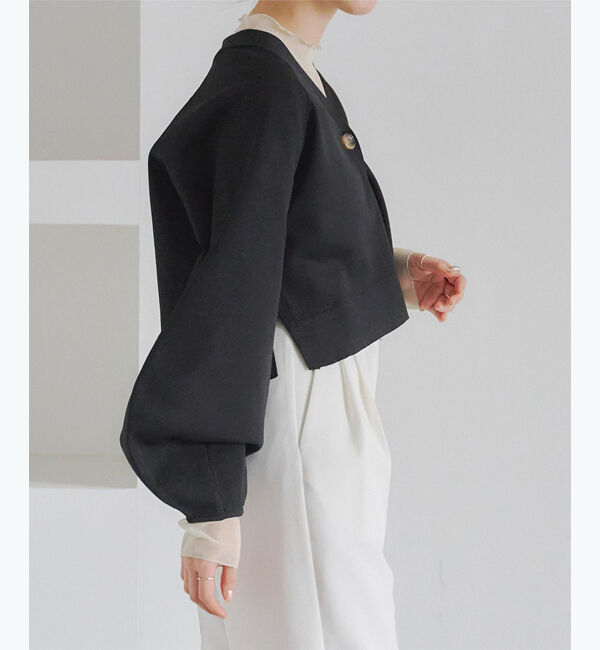 titivate「【前坂美結さんコラボ】Vネッククロップドニットカーディガン」|ニット・セーター|