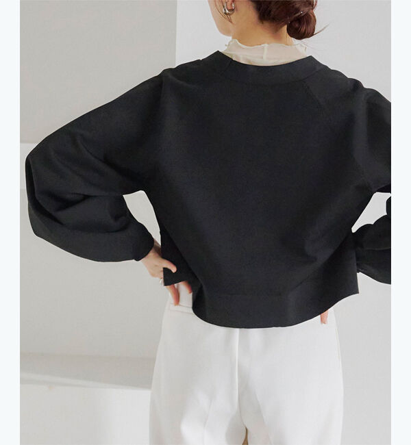 titivate「【前坂美結さんコラボ】Vネッククロップドニットカーディガン」|ニット・セーター|