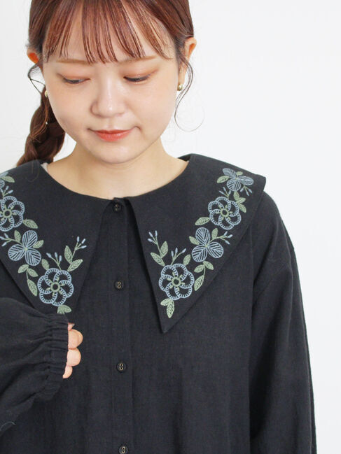 Samansa Mos2「【マカベアリス&times;Samansa Mos2】花柄刺繍ブラウス」|シャツ・ブラウス|ブラック