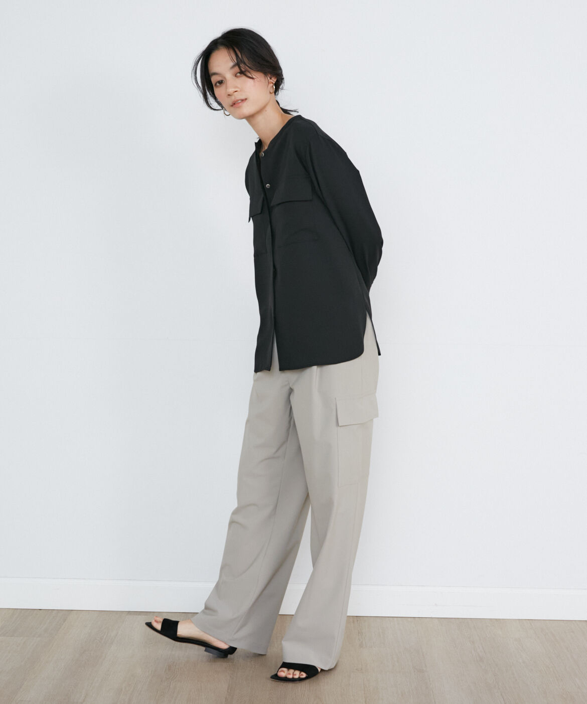 INED「《大きいサイズ》フラップポケットバンドカラーブラウス　」|シャツ・ブラウス|