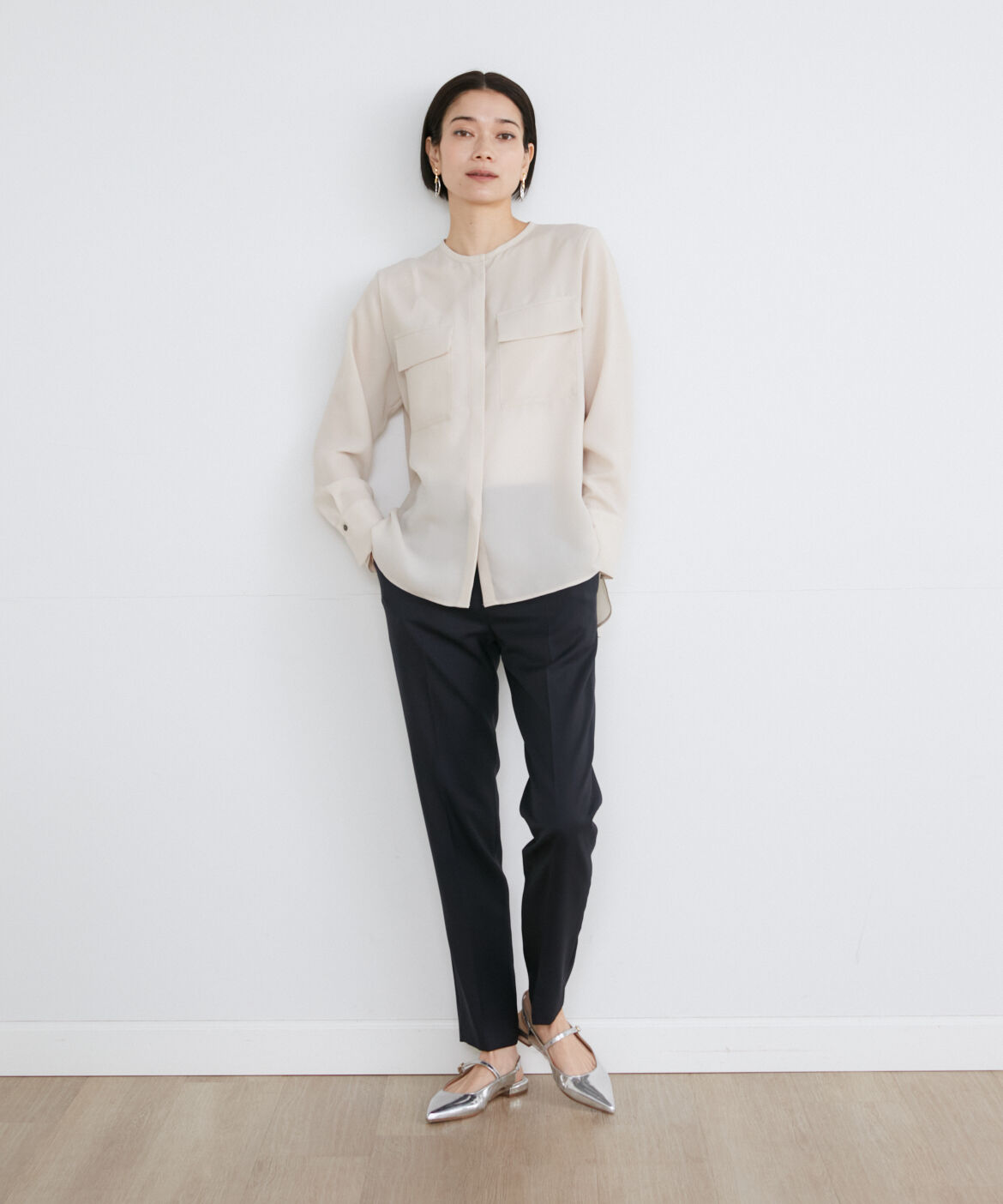 INED「《大きいサイズ》フラップポケットバンドカラーブラウス　」|シャツ・ブラウス|