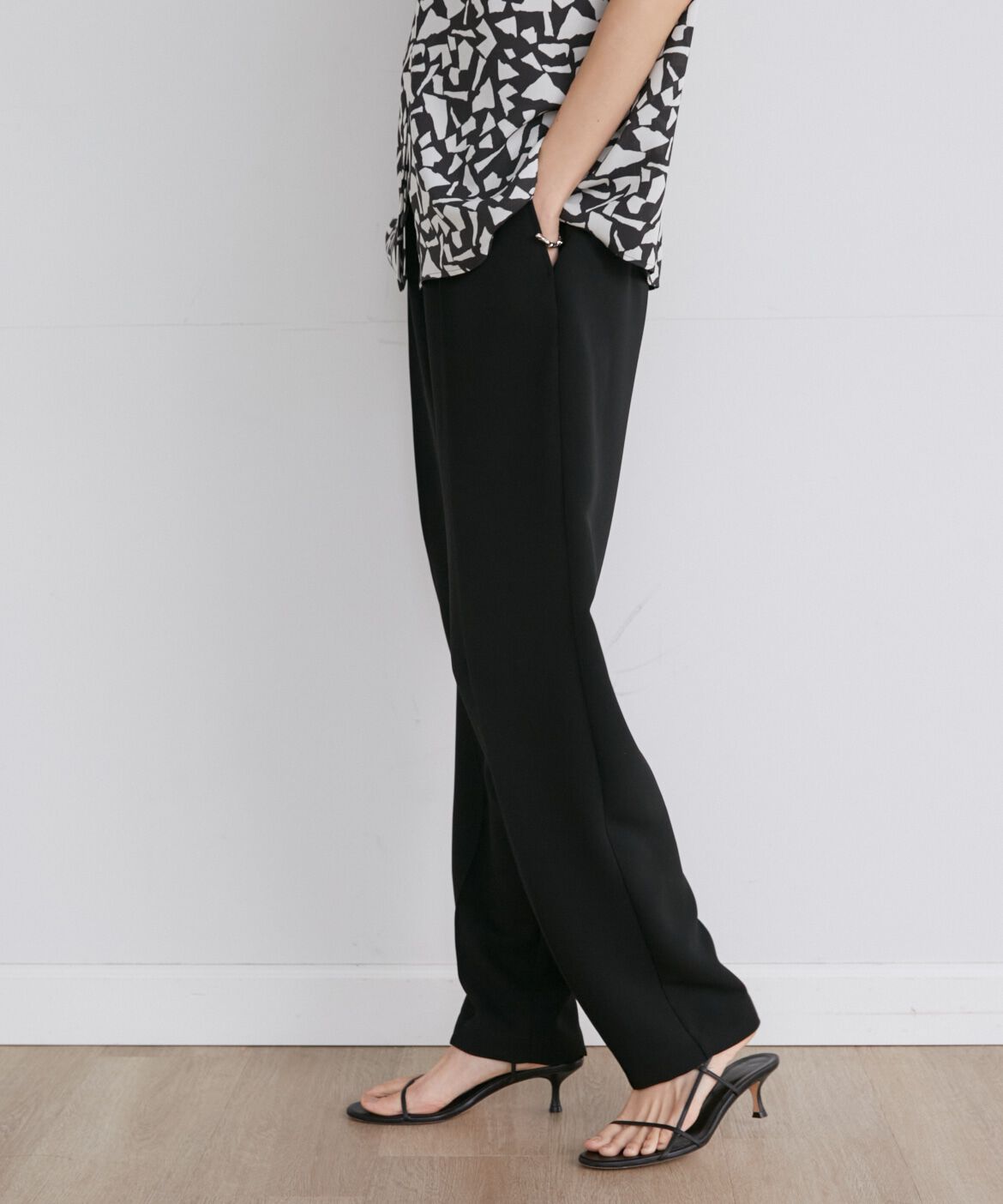 INED「《大きいサイズ》ダブルジョーゼットドロストパンツ」|スラックス|