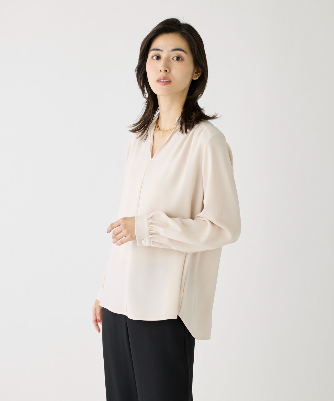 DAY by DAY it&rsquo;s international「バックサテンスタンドカラーブラウス」|シャツ・ブラウス|