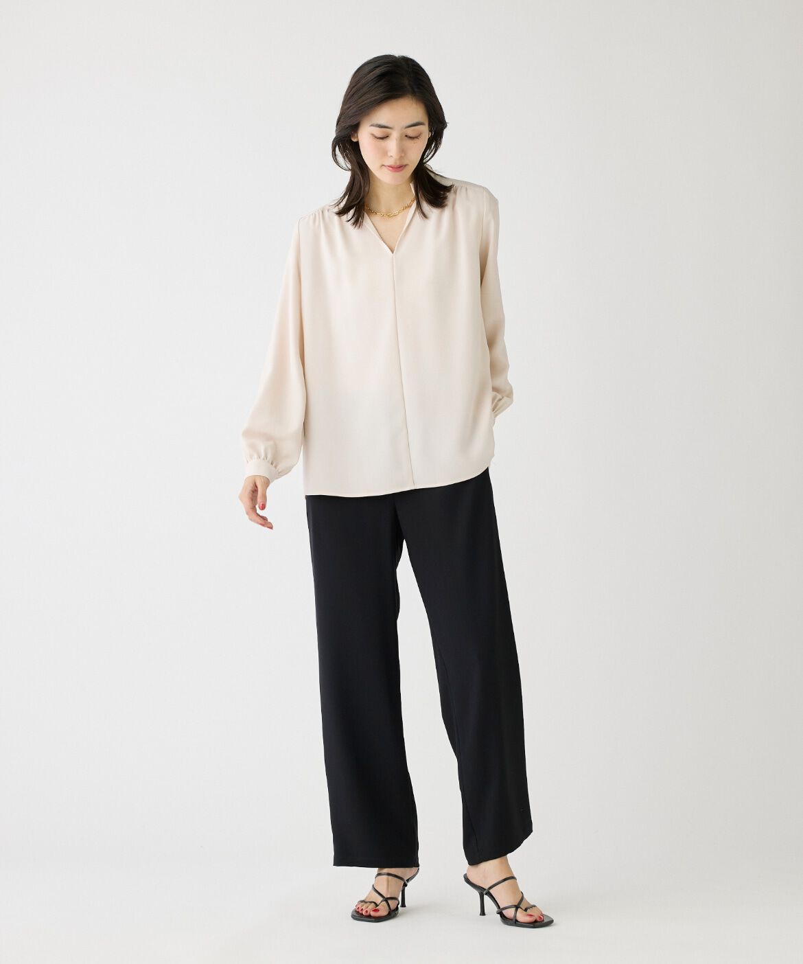 DAY by DAY it&rsquo;s international「バックサテンスタンドカラーブラウス」|シャツ・ブラウス|