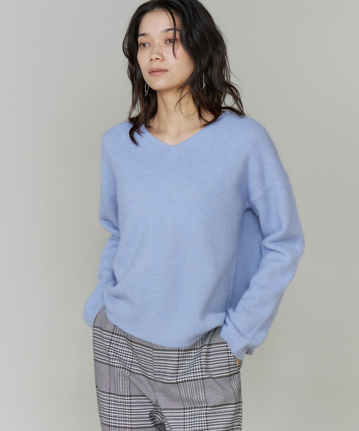 INED「《大きいサイズ》チャイニーズラクーンVネックニット」|ニット・セーター|サックス3