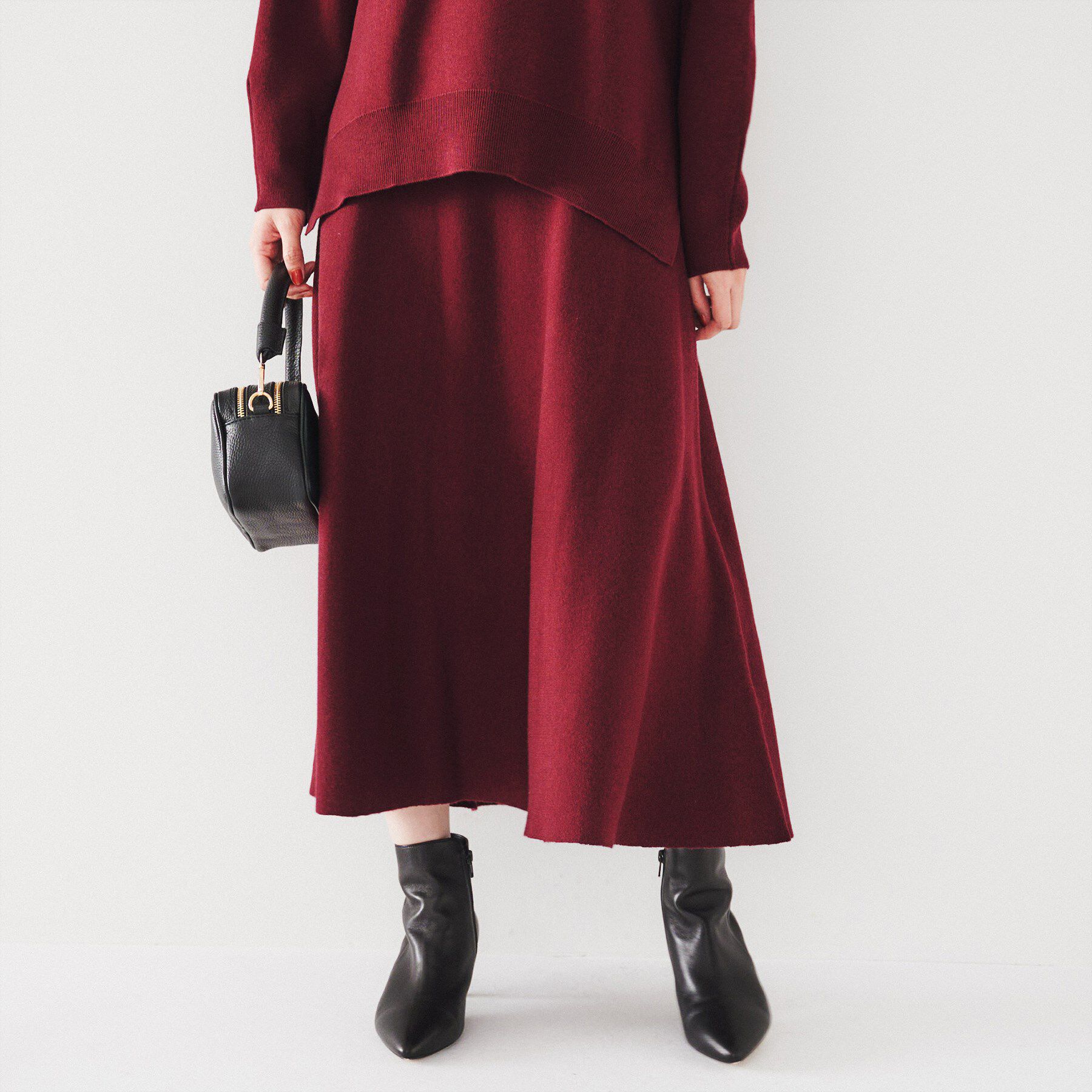 UNTITLED「【セットアップ可能/スウェットライク】セミフレアニットスカート」|スカート|