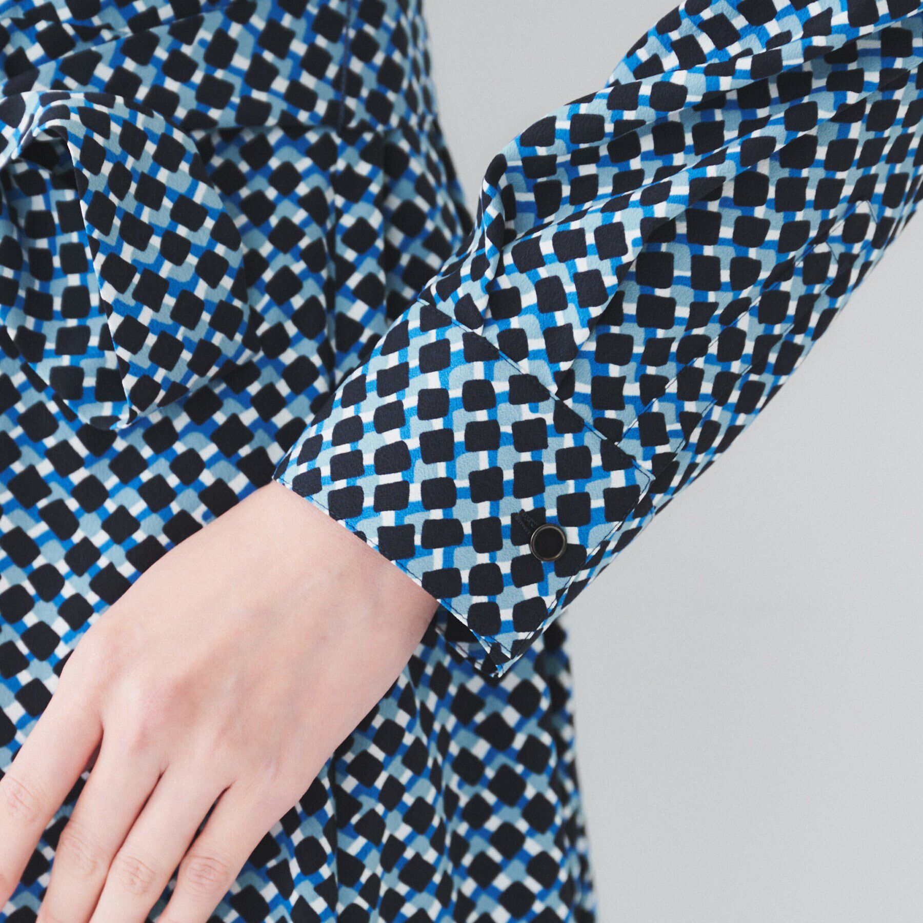 UNTITLED「【きれいめ／オフィス】スクエアジオメトリック柄ワンピース」|ワンピース|