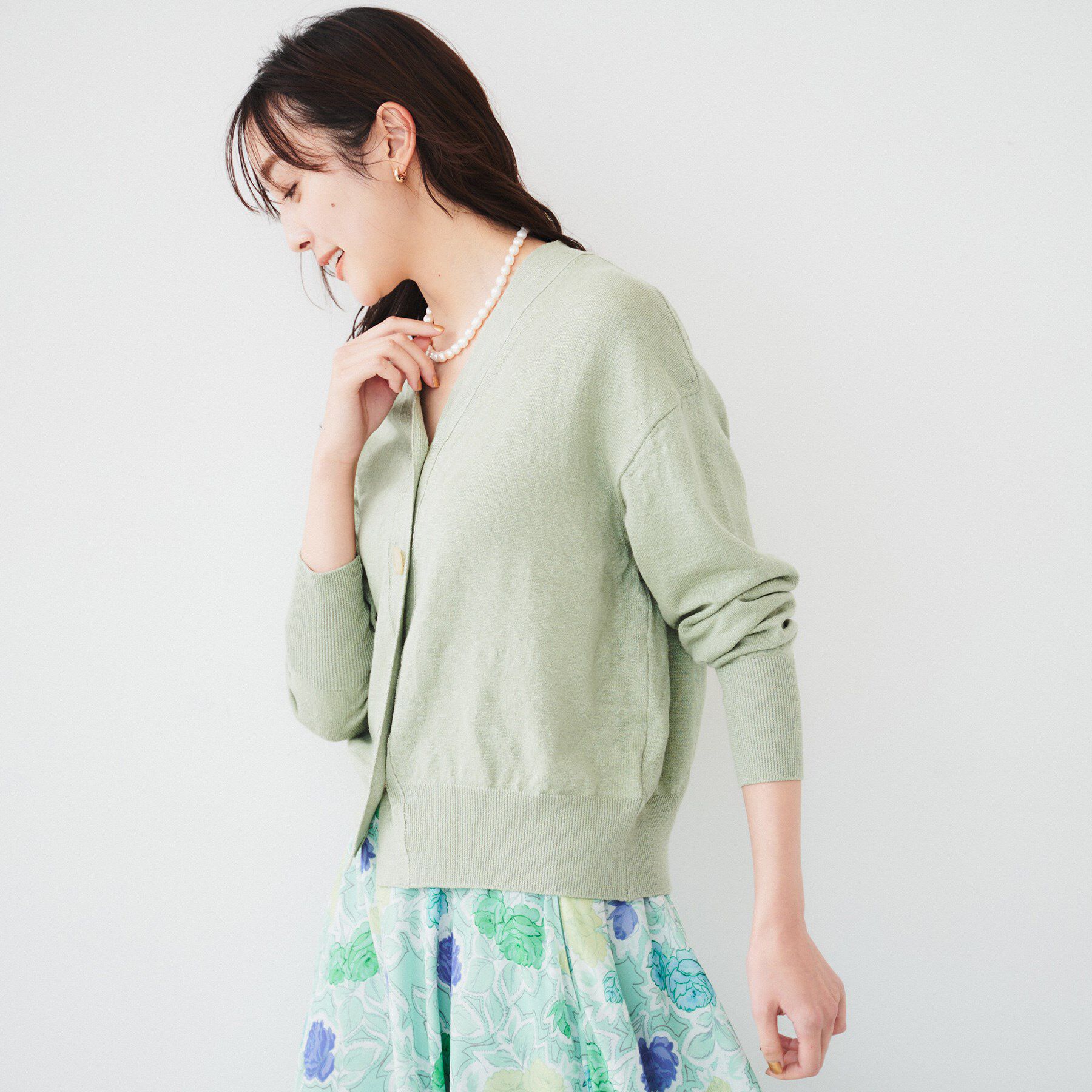 UNTITLED「【アンサンブル可能/手洗い可】リネン混ベーシックカーディガン」|カーディガン|