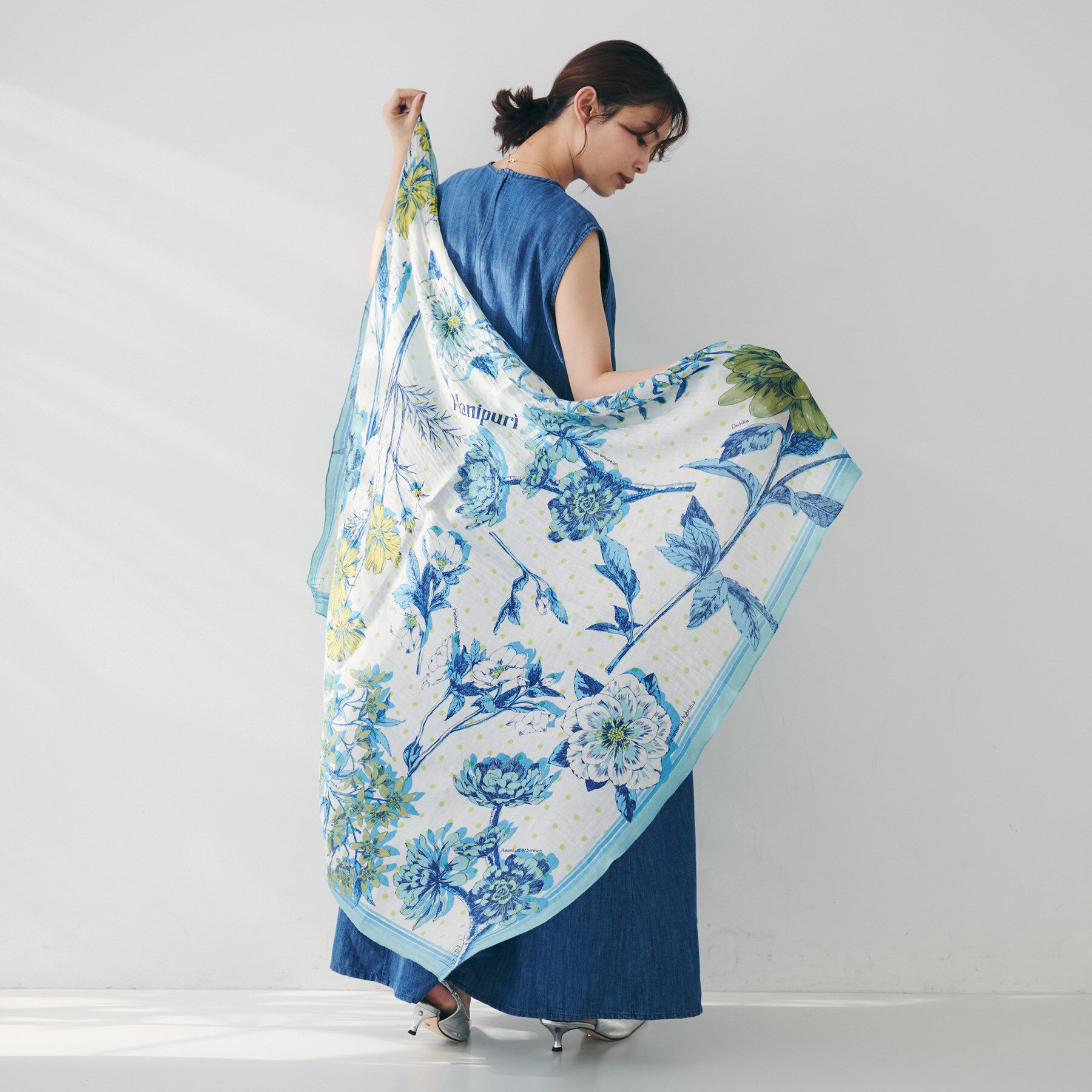 UNTITLED「【manipuri】120cm正方形 コラージュオータムガーデン柄 コットンシルク大判ストール」|ストール|