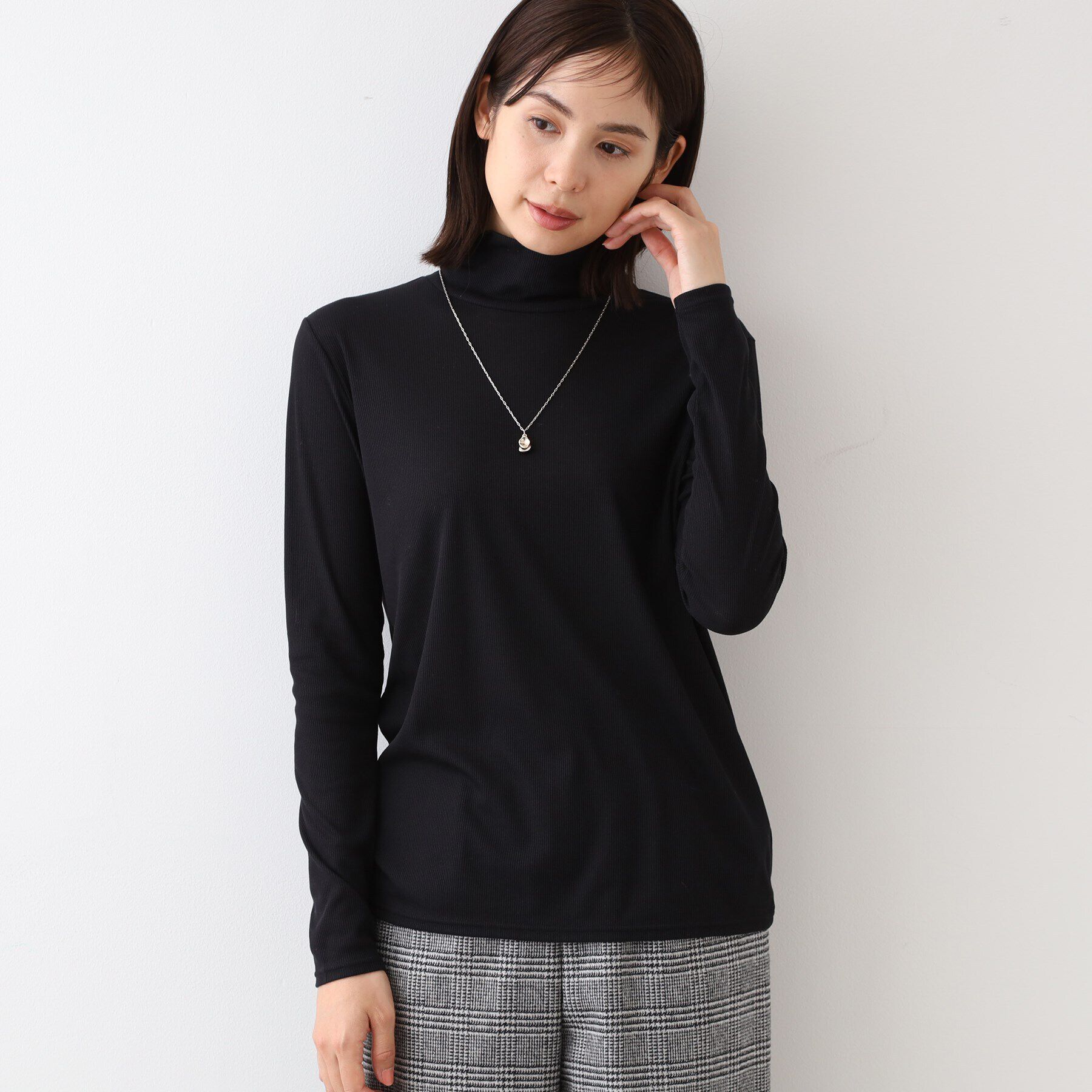 INDIVI「【洗える／インナー活躍！】ハイネックカットソートップス」|Tシャツ・カットソー|ブラック(019)