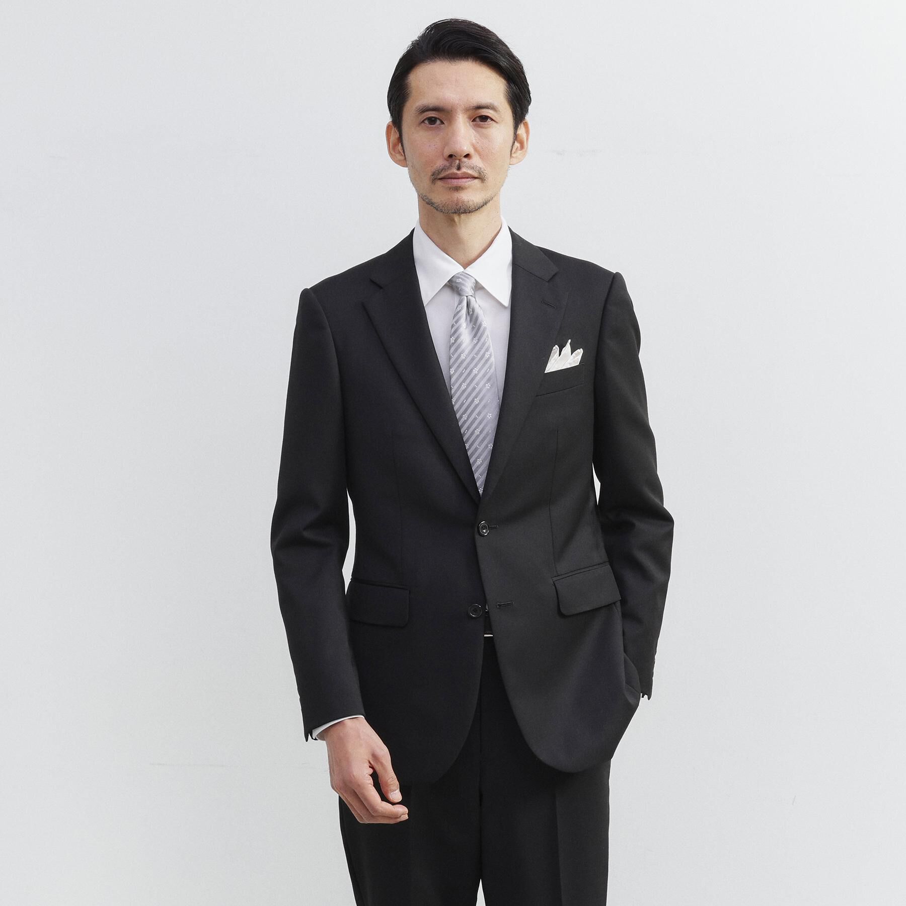 TAKEO KIKUCHI「【冠婚葬祭】無地 サージスーツ/3ピース対応可」|スーツ|