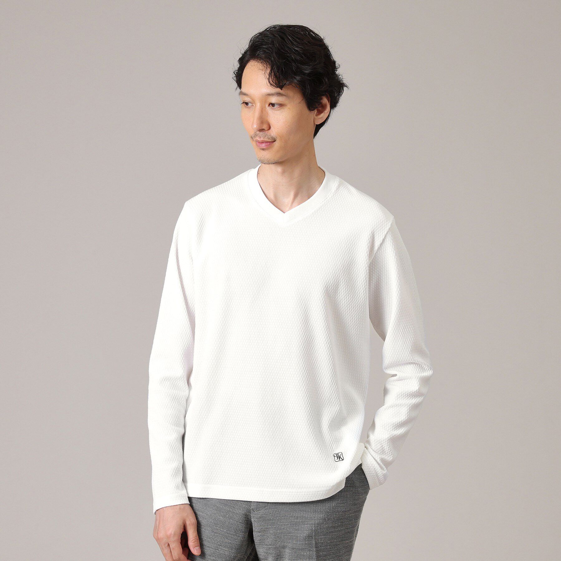 TAKEO KIKUCHI「【ジャケットインナー対応】リンクスウィーブ 長袖Vネックカットソー」|Tシャツ・カットソー|ホワイト(001)