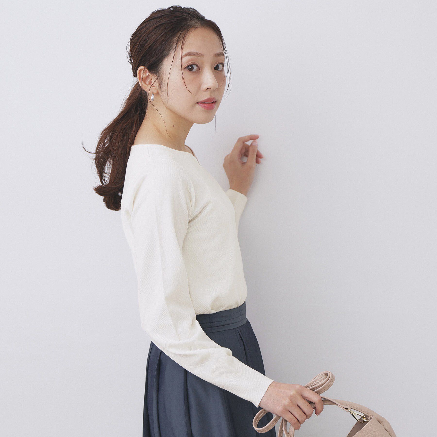 index「ゴールドパーツ付きハートネックニット【洗濯機OK】」|ニット・セーター|