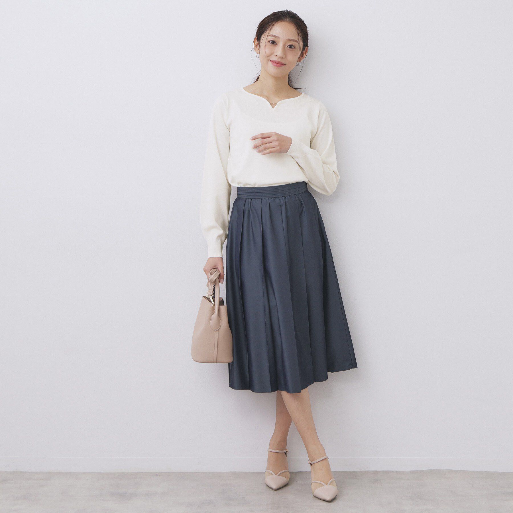 index「ゴールドパーツ付きハートネックニット【洗濯機OK】」|ニット・セーター|