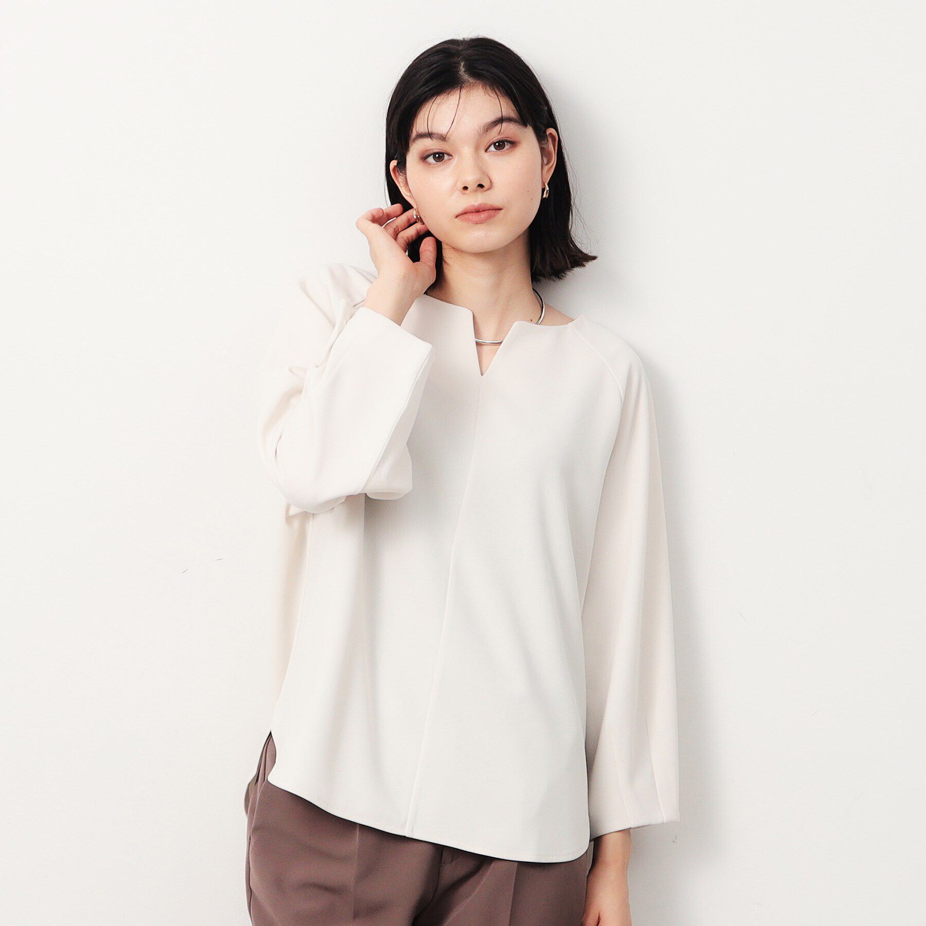 OPAQUE.CLIP「UV 袖口金ボタンキーネックトップス【吸水速乾/洗濯機洗い可】」|Tシャツ・カットソー|