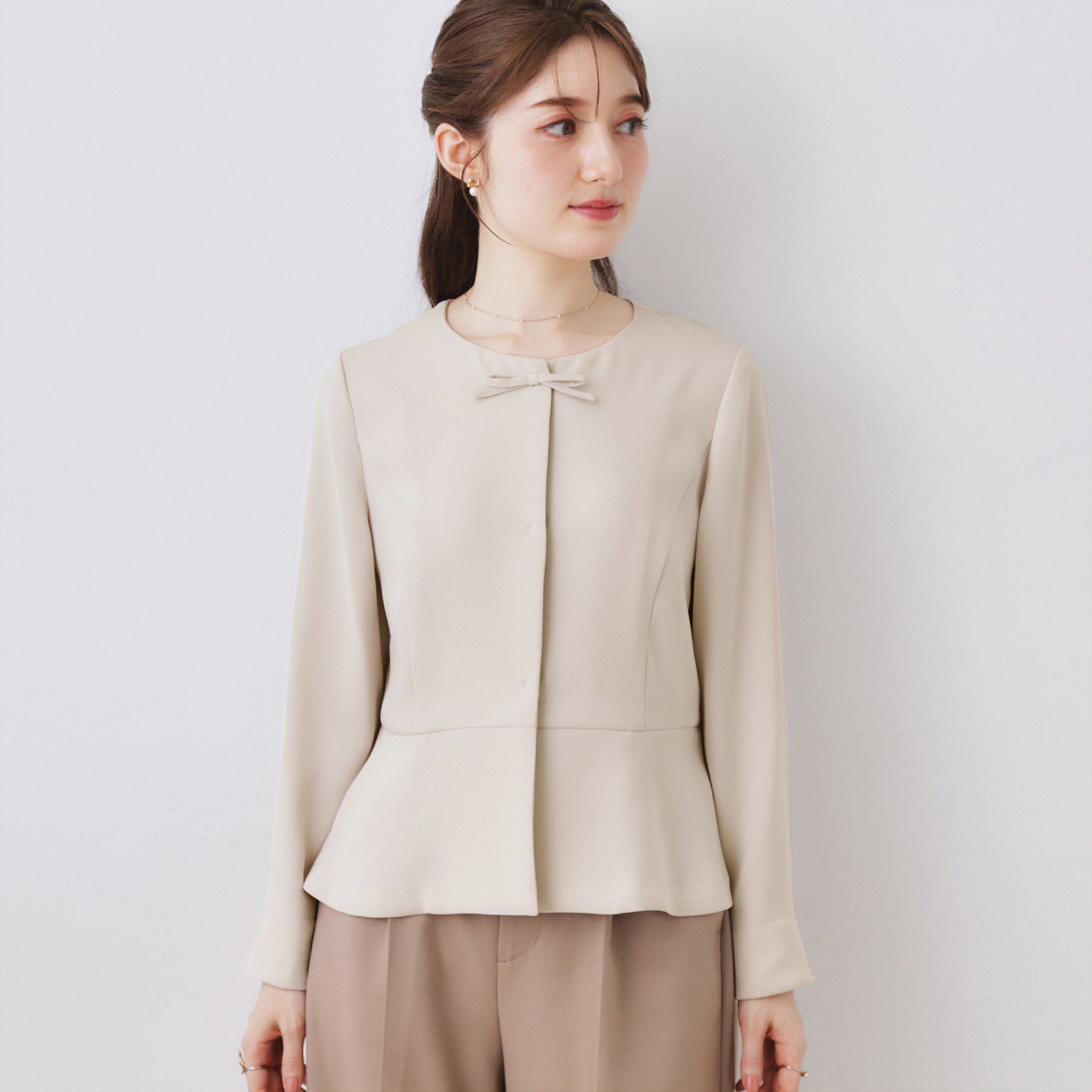 Couture broach「【ハレの日・通勤】リボンデザイン ペプラムブラウス」|シャツ・ブラウス|