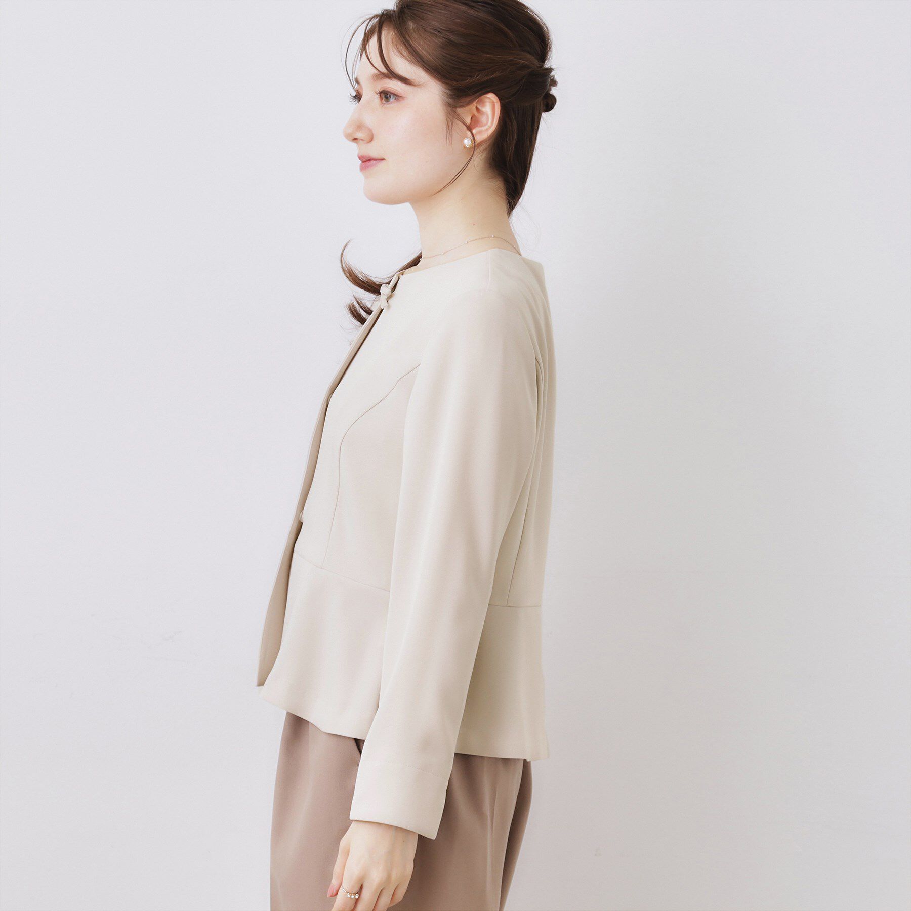 Couture broach「【ハレの日・通勤】リボンデザイン ペプラムブラウス」|シャツ・ブラウス|