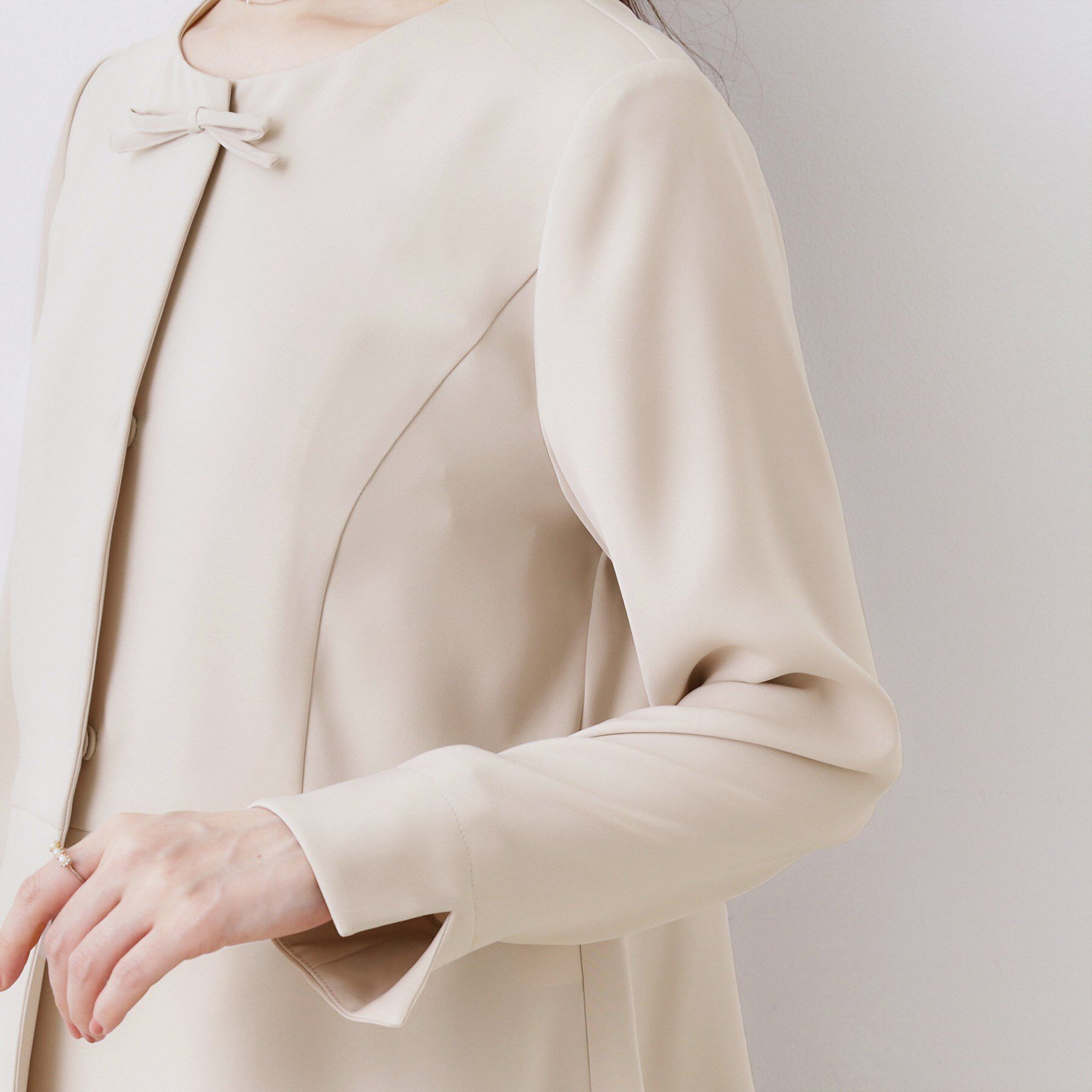 Couture broach「【ハレの日・通勤】リボンデザイン ペプラムブラウス」|シャツ・ブラウス|