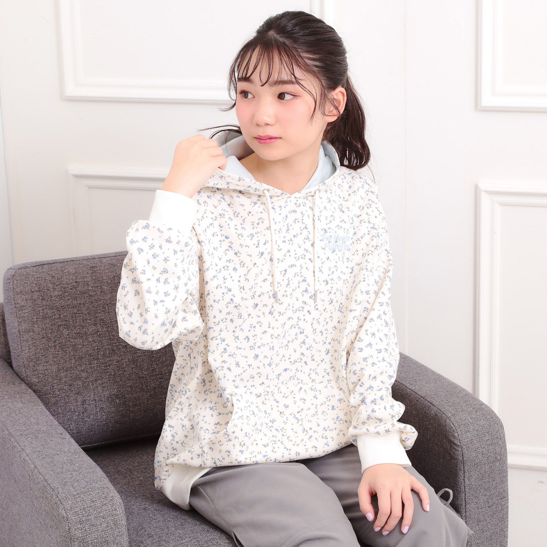 PINK-latte「バック発泡プリントパーカー」|パーカー|アイボリー(104)