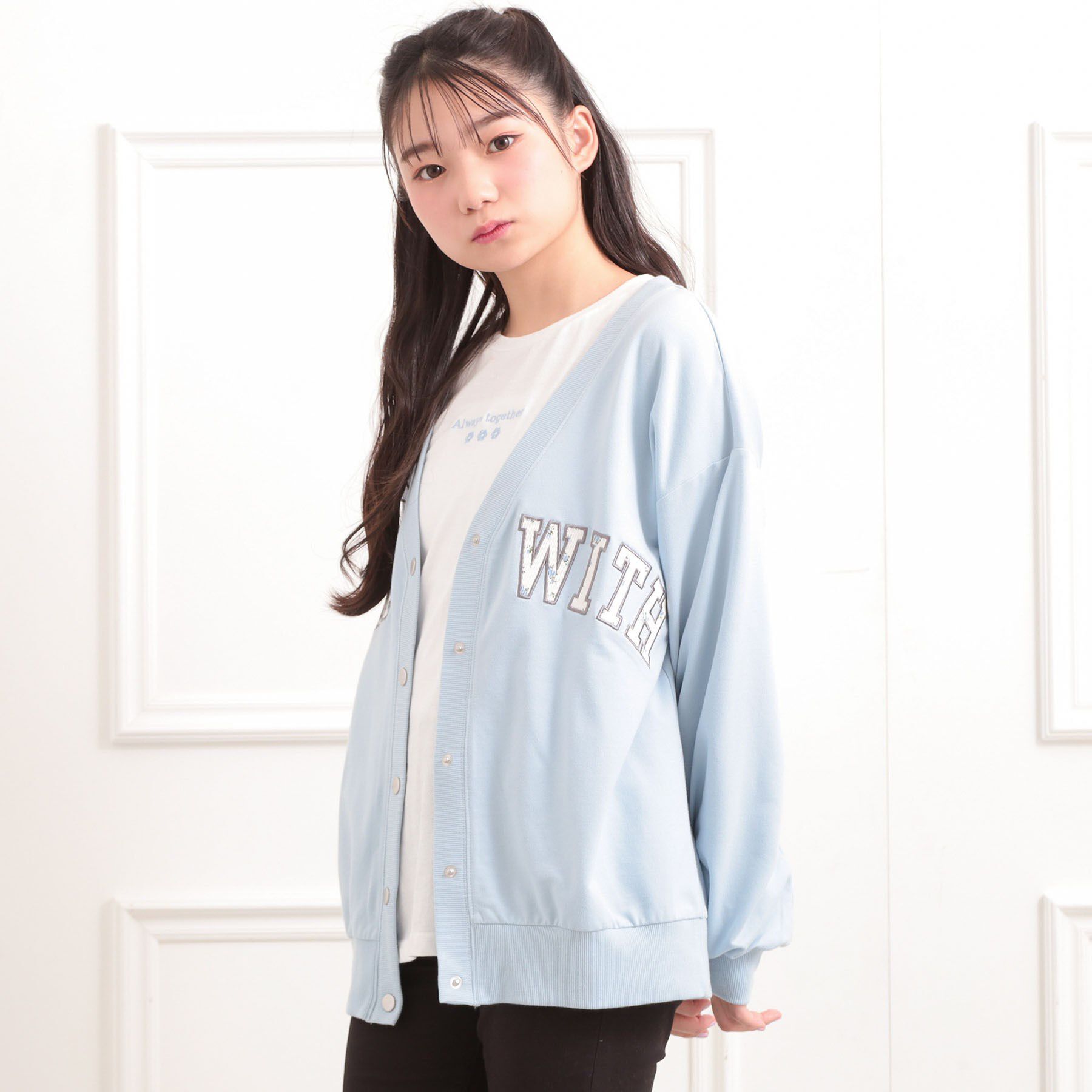 PINK-latte「Vネックカレッジアップリケ裏毛カーディガン」|カーディガン|サックスブルー(09