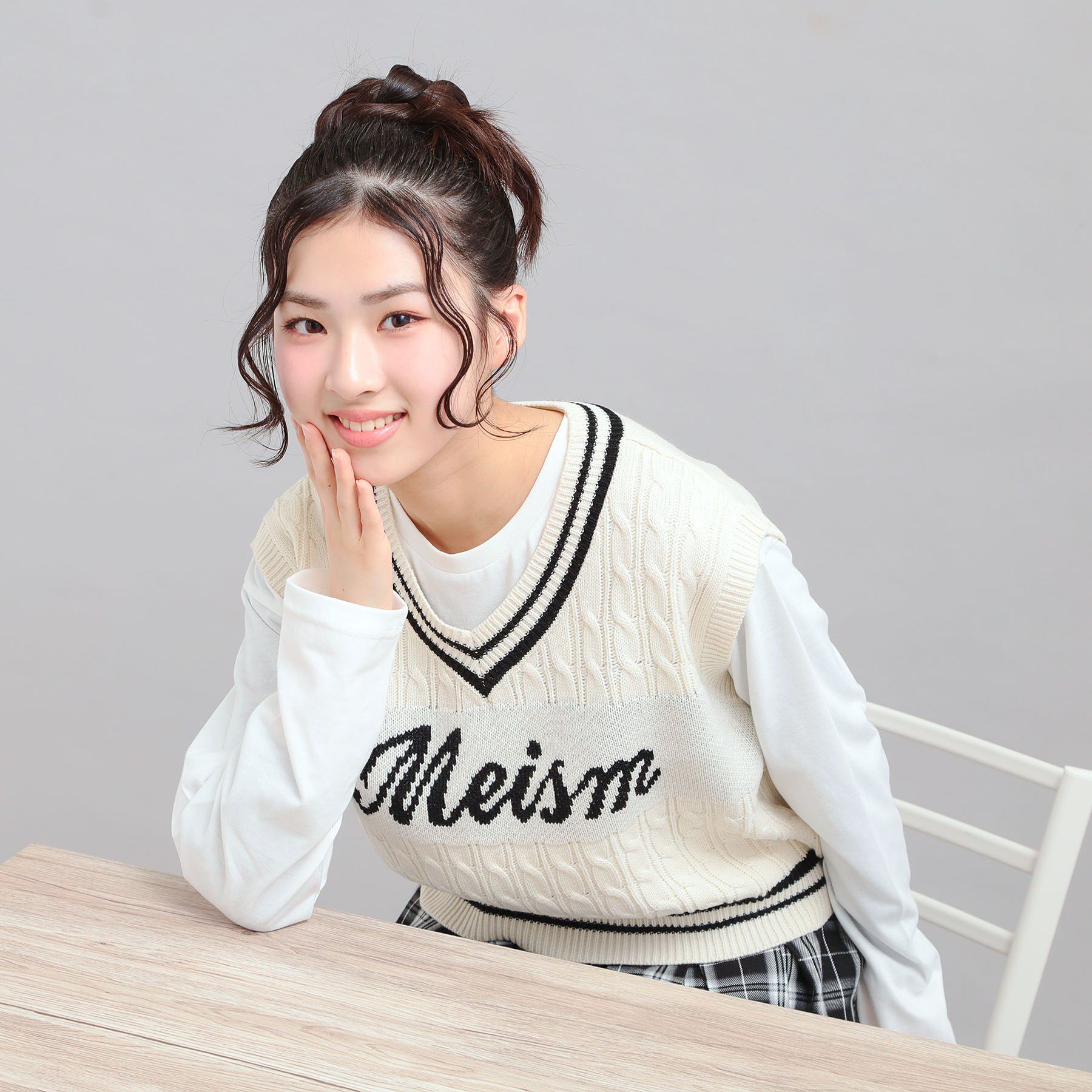 PINK-latte「【セットアイテム】ニットベスト＋ロンT」|その他|アイボリー(004)