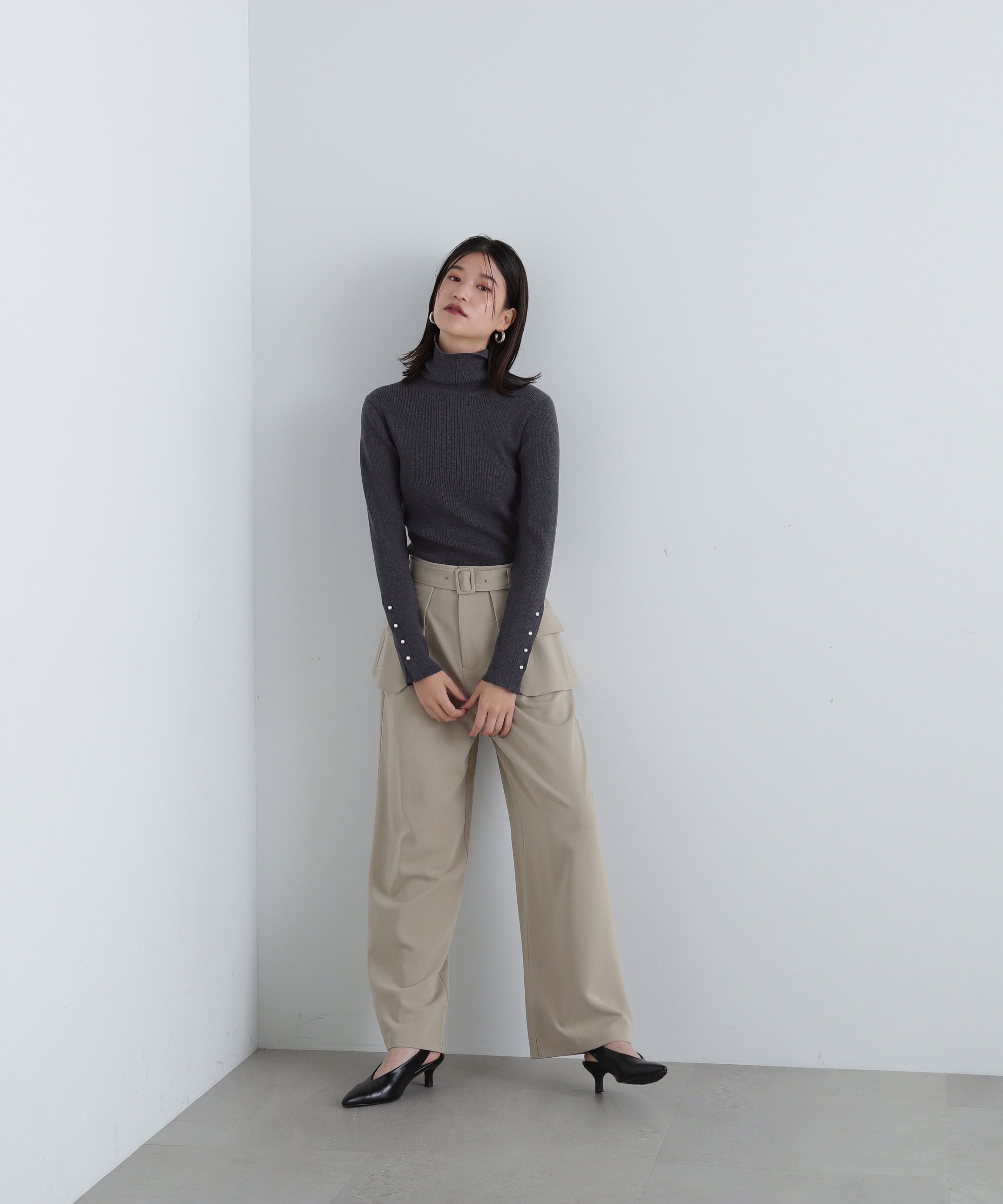  「パールボタンタートルネックニット《WEB限定商品》」|ニット・セーター|