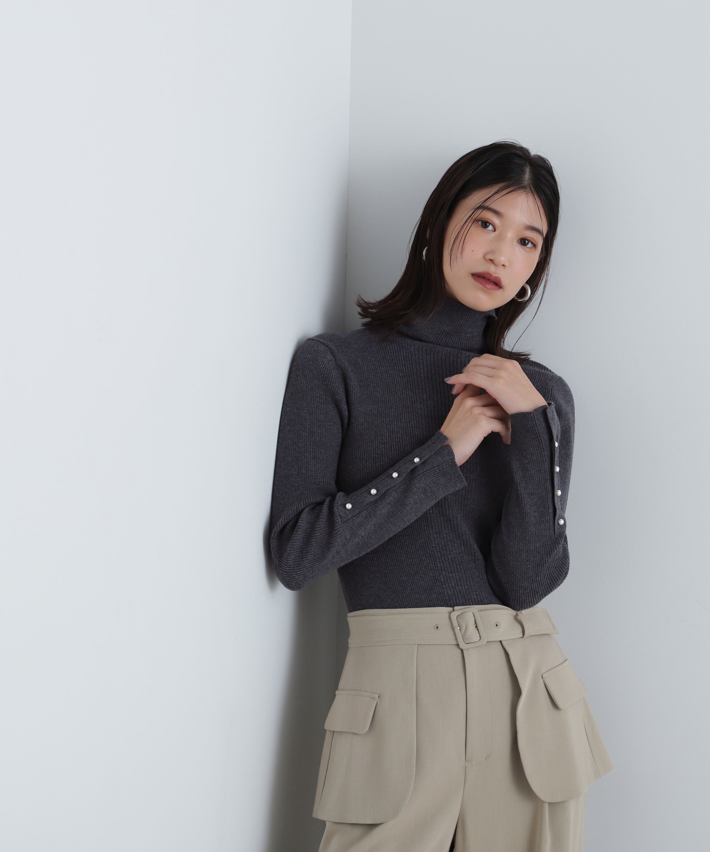  「パールボタンタートルネックニット《WEB限定商品》」|ニット・セーター|