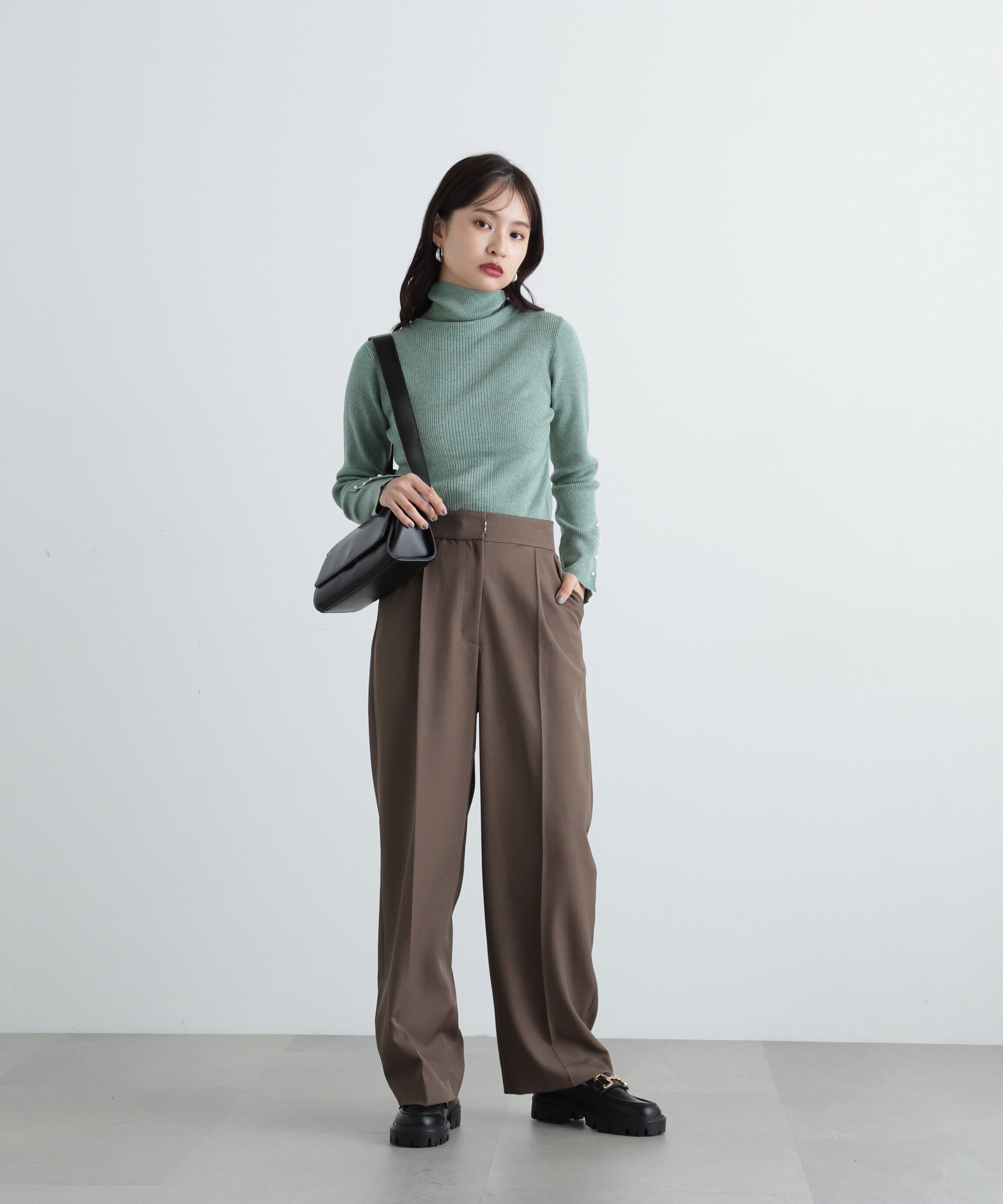  「パールボタンタートルネックニット《WEB限定商品》」|ニット・セーター|