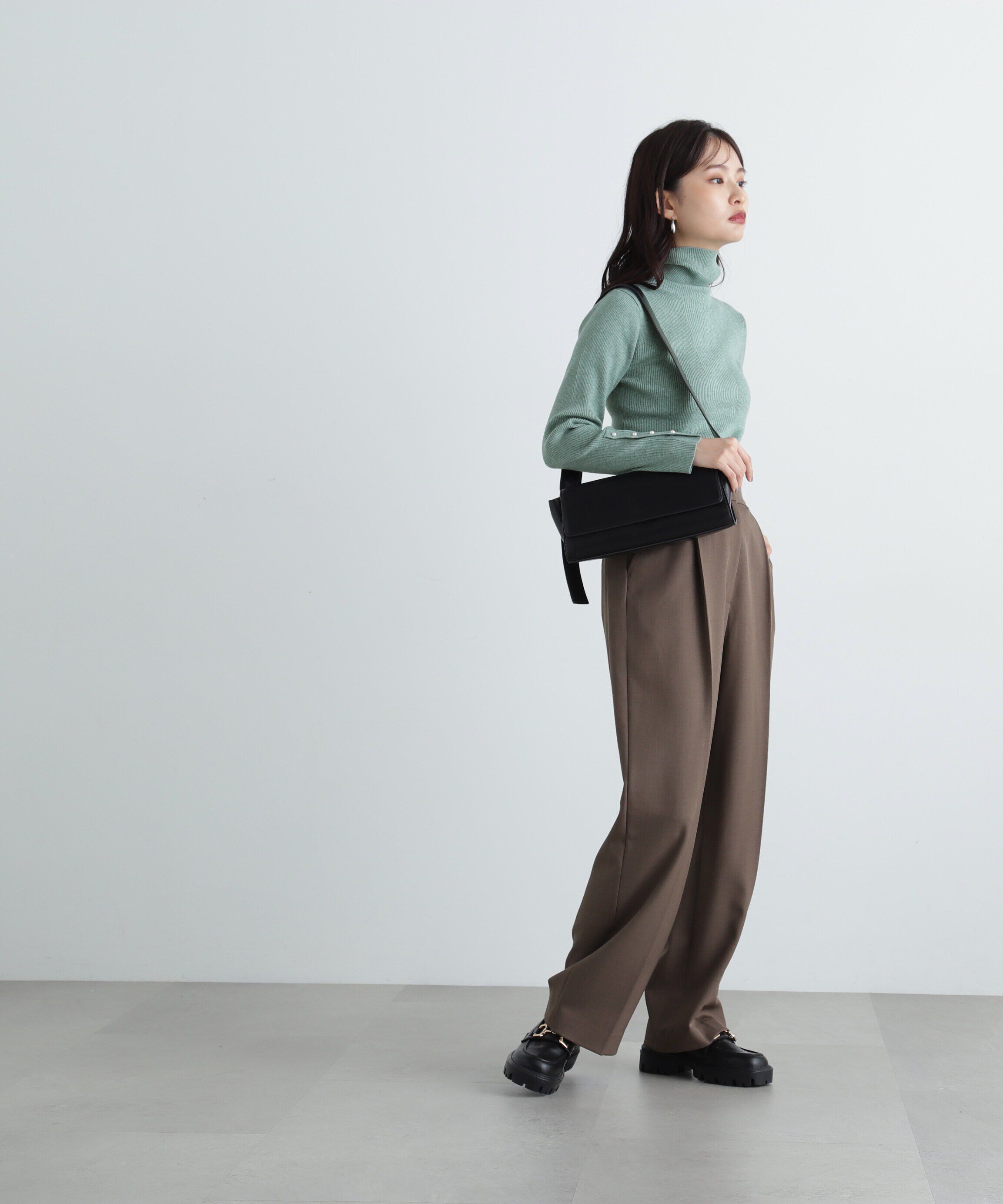  「パールボタンタートルネックニット《WEB限定商品》」|ニット・セーター|