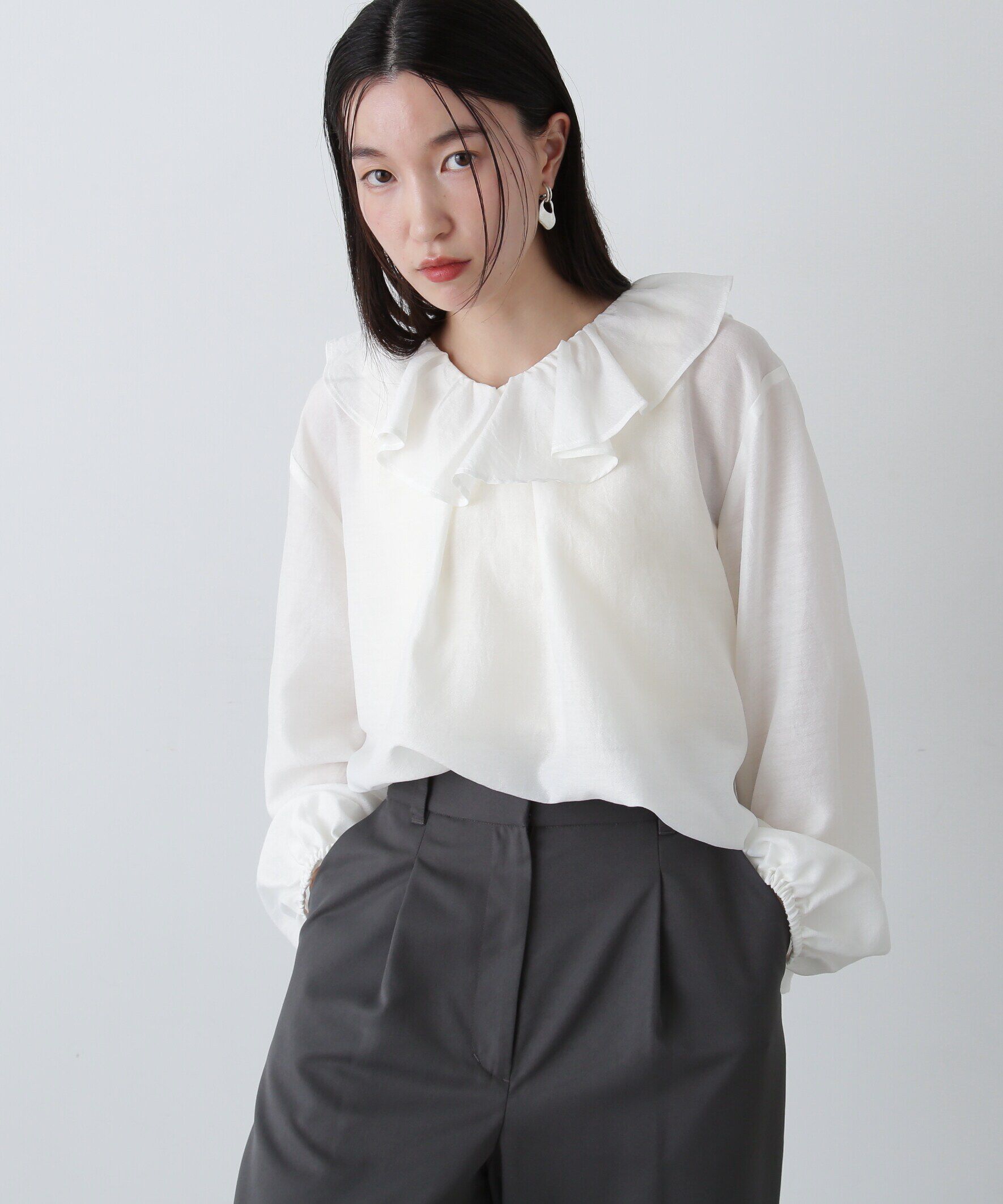  「ラッフルネックブラウス」|シャツ・ブラウス|オフ1