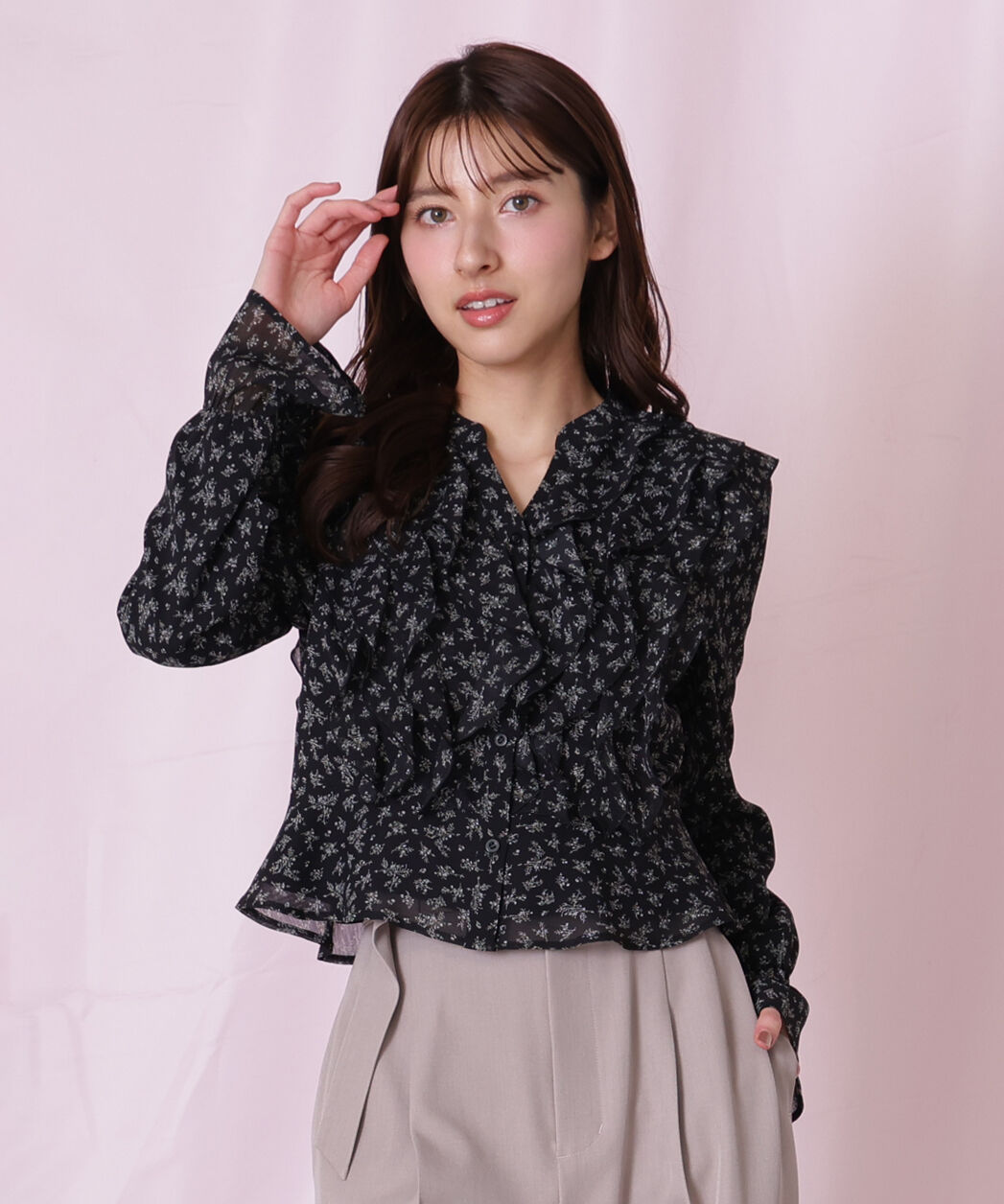  「小花プリントフリルブラウス」|シャツ・ブラウス|ブラック1