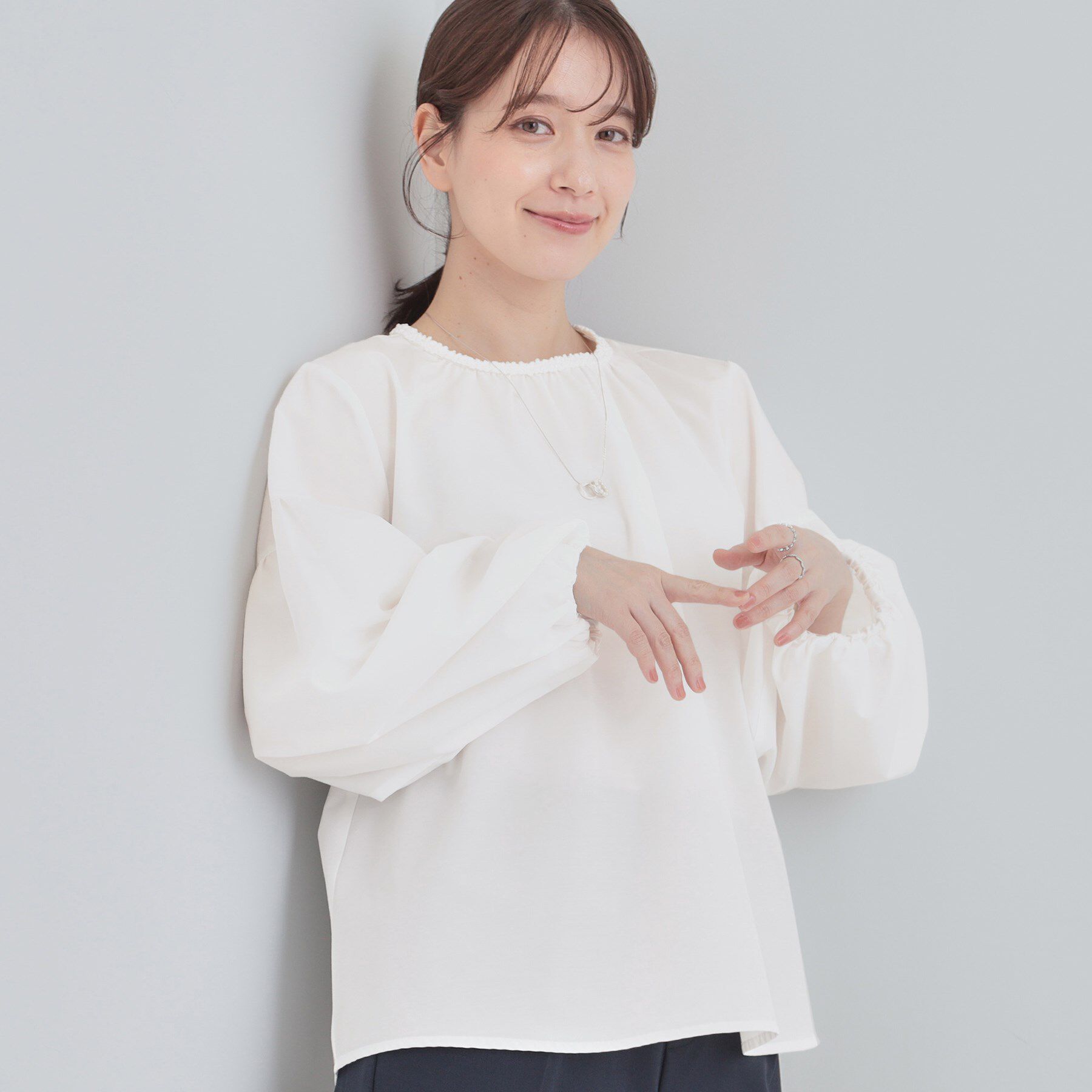 SHOO･LA･RUE「【洗濯機可/S-LL】ジレスタイルに ぽわん袖ブラウス」|シャツ・ブラウス|オフホワイト(003