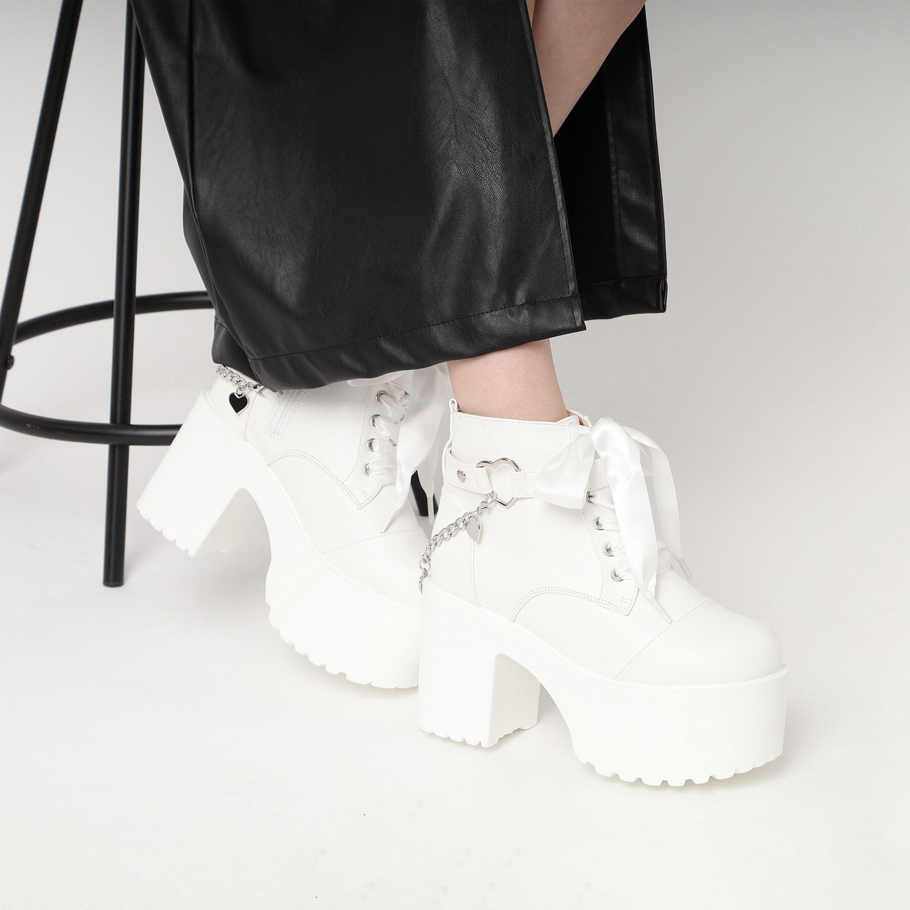 csT&P「厚底ハート付きレースアップブーツ　24SS」|ショートブーツ|