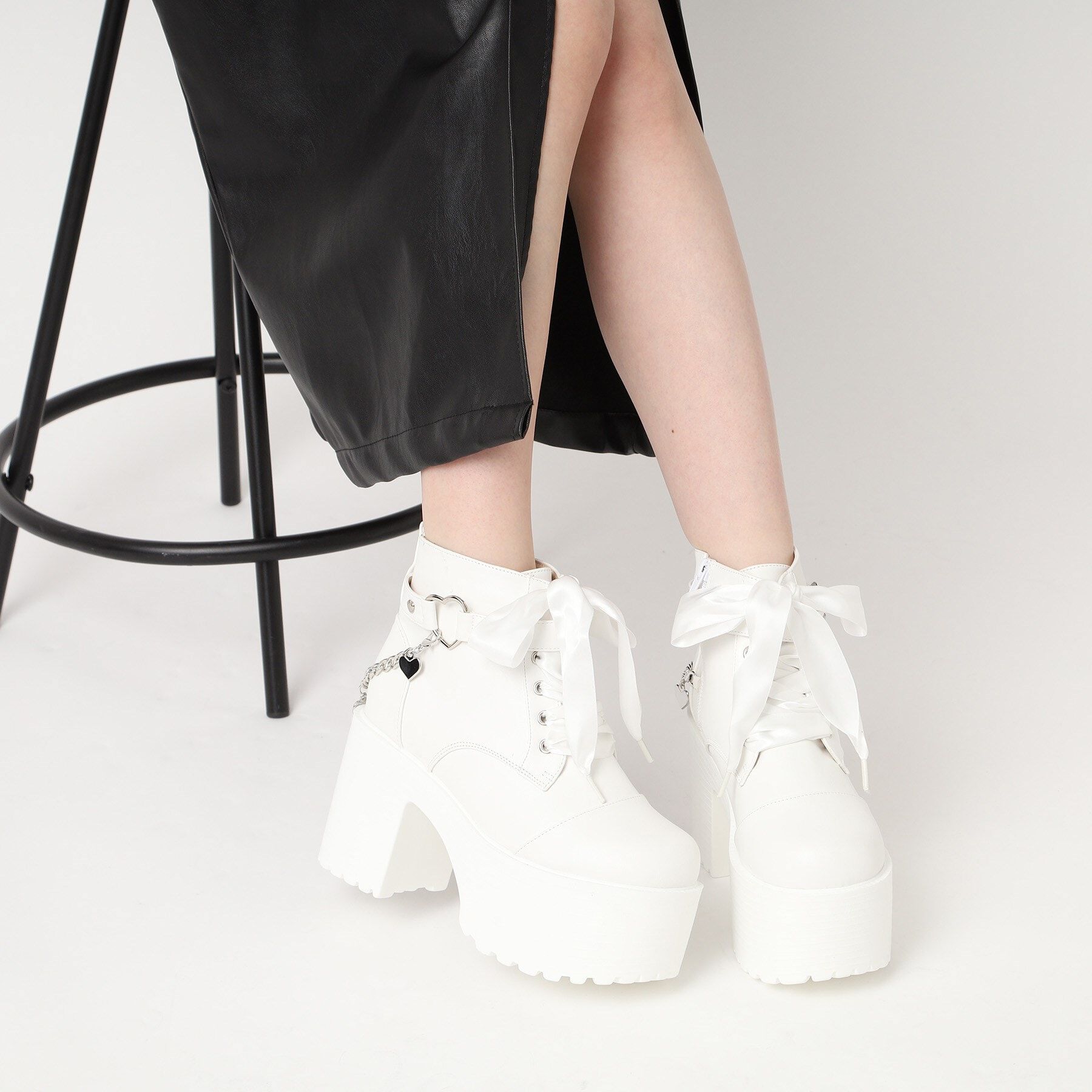 csT&P「厚底ハート付きレースアップブーツ　24SS」|ショートブーツ|