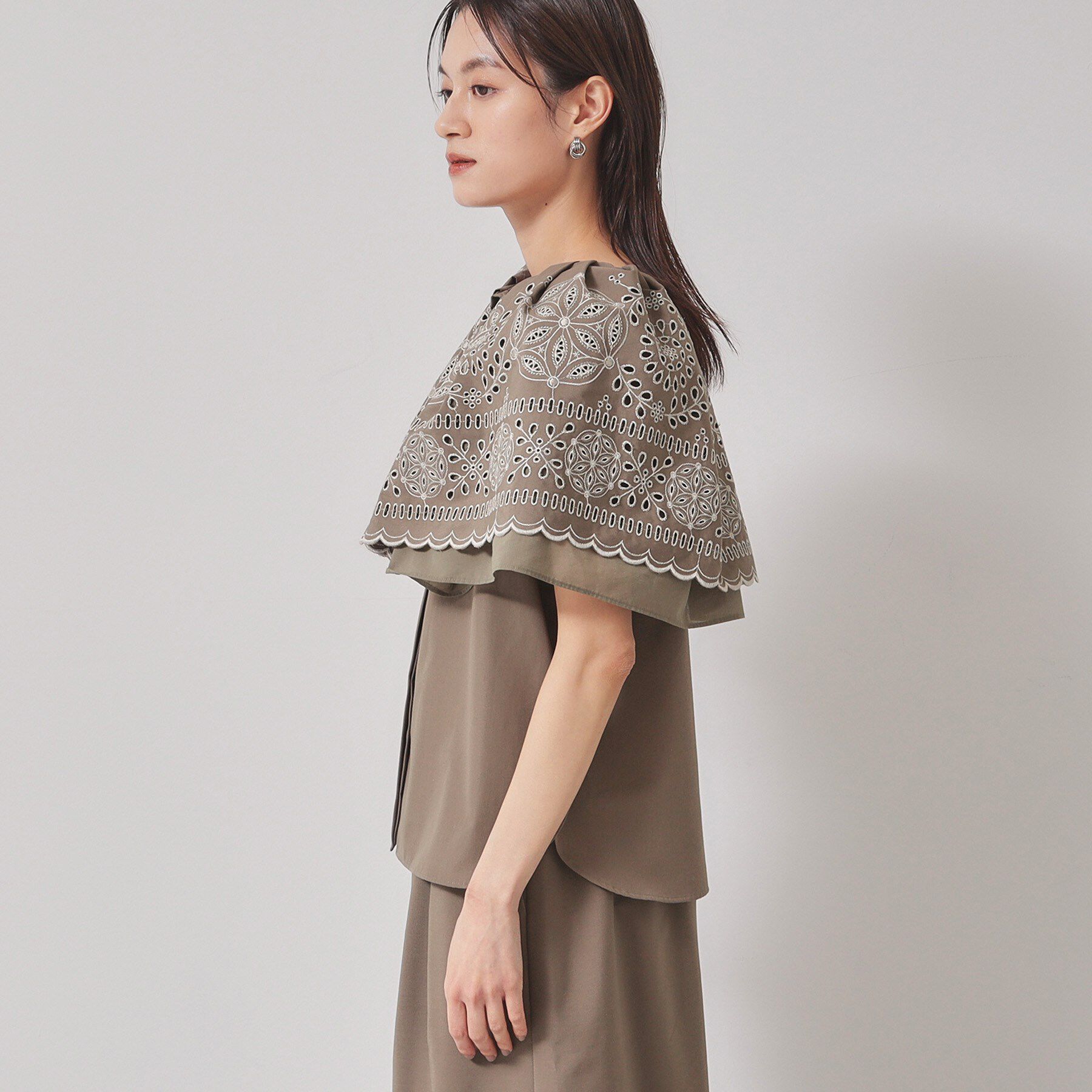 SunaUna「【幾何柄／エンブロイダリー】ケープカラーブラウス」|シャツ・ブラウス|